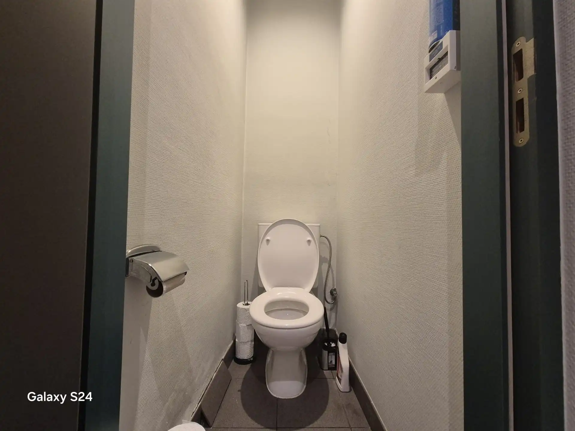 Ruim handelspand te huur – voormalig bankkantoor.  foto 16