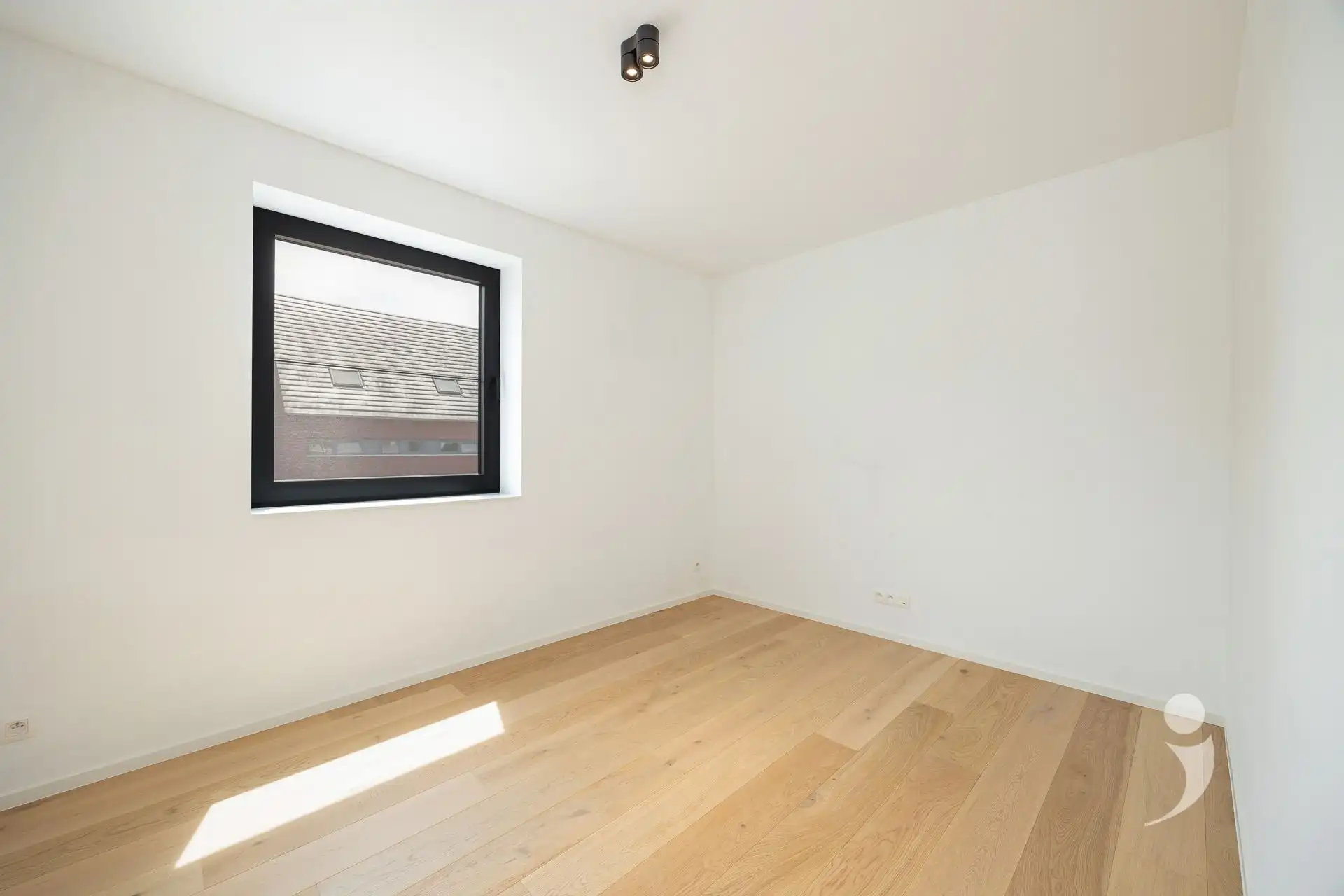 Nieuwbouwwoning in zeer rustige straat! foto 23