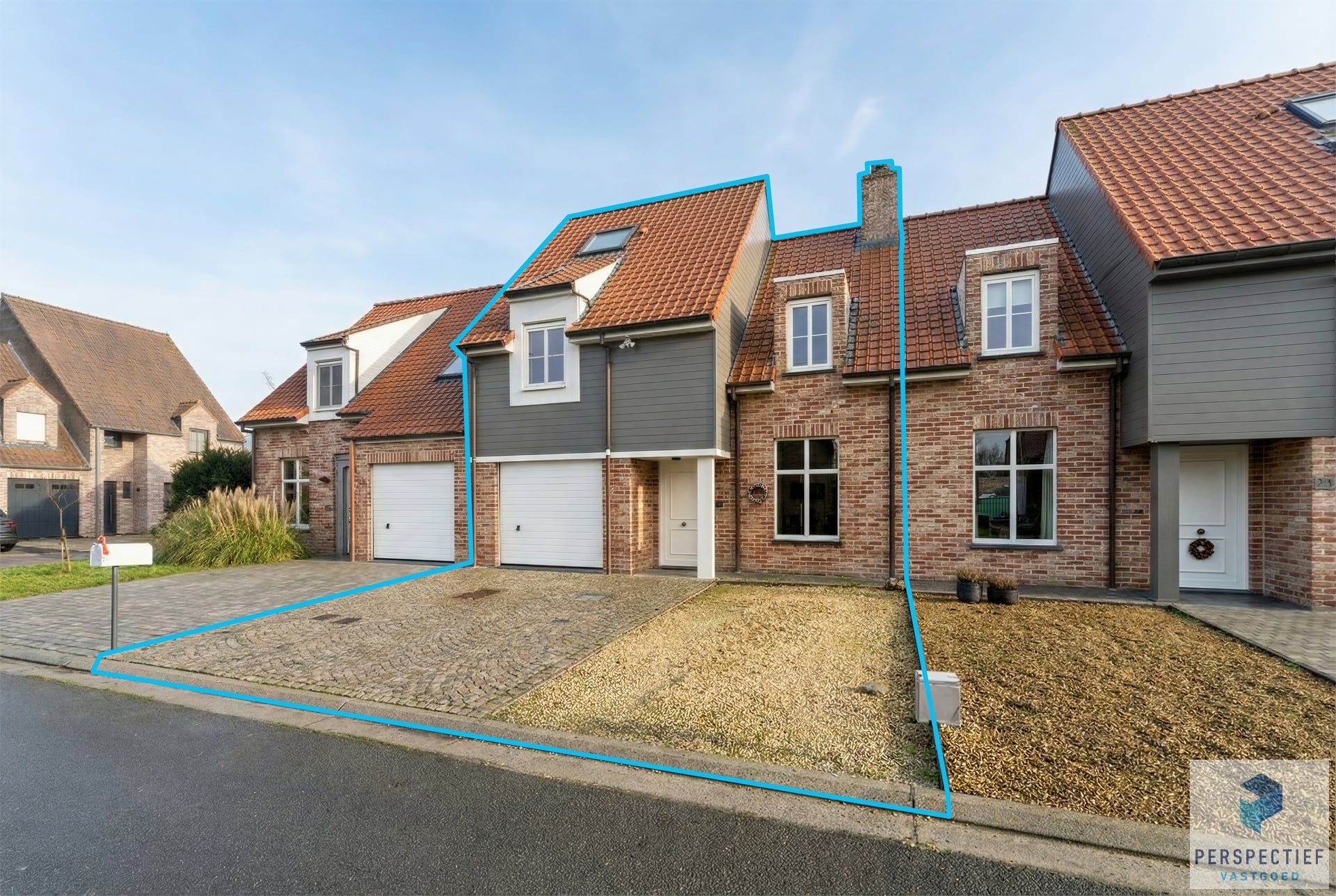 VERRASSEND RUIME en ENERGIEZUINIGE WONING met ZONGERICHTE TUIN foto {{pictureIndex}}