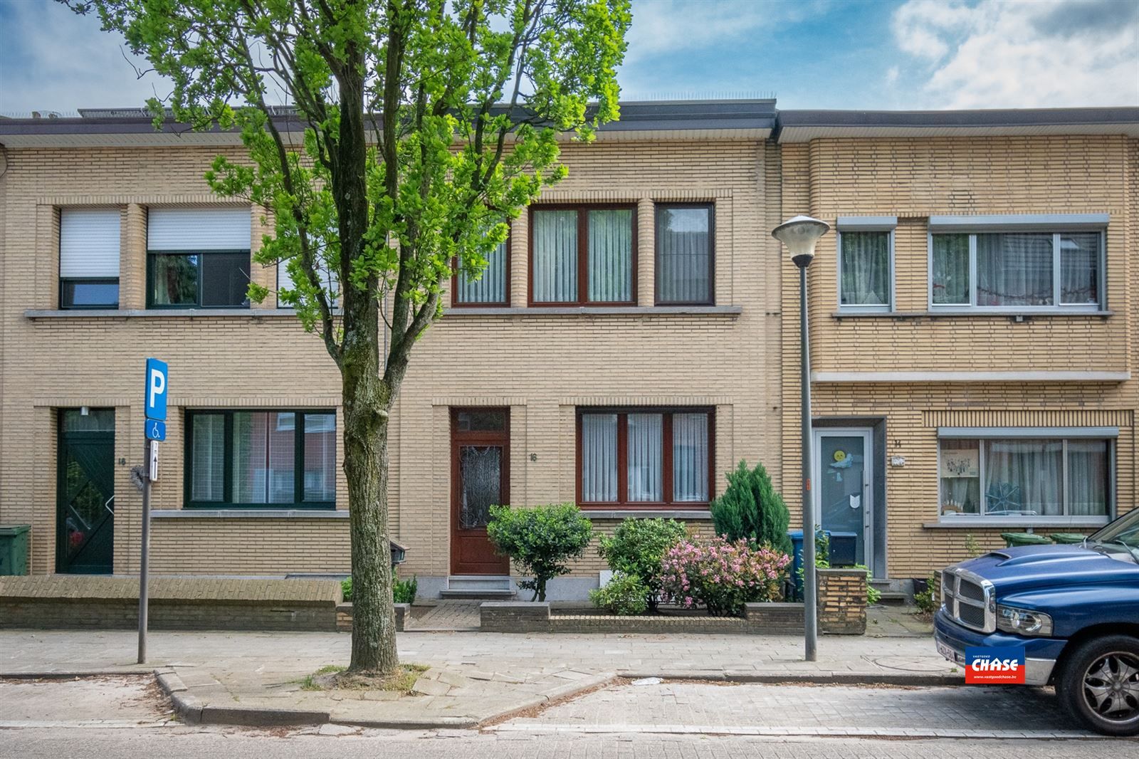 VERKOCHT ONDER VOORWAARDEN !!! Zeer verzorgde woning met 2 slaapkamers en zonnige tuin foto 1