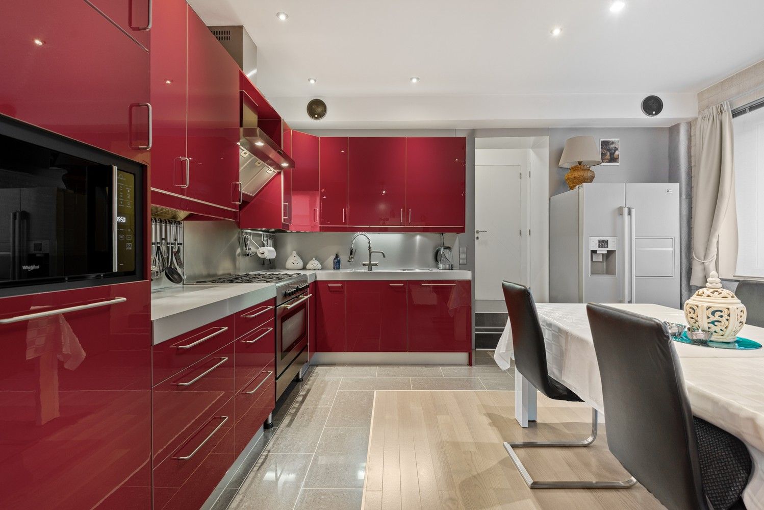 Appartement met 2 slaapkamers, terras en grote privatieve kelder in Wommelgem! foto 5
