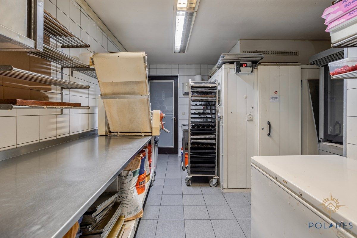 handelspand met ruime woning foto 13