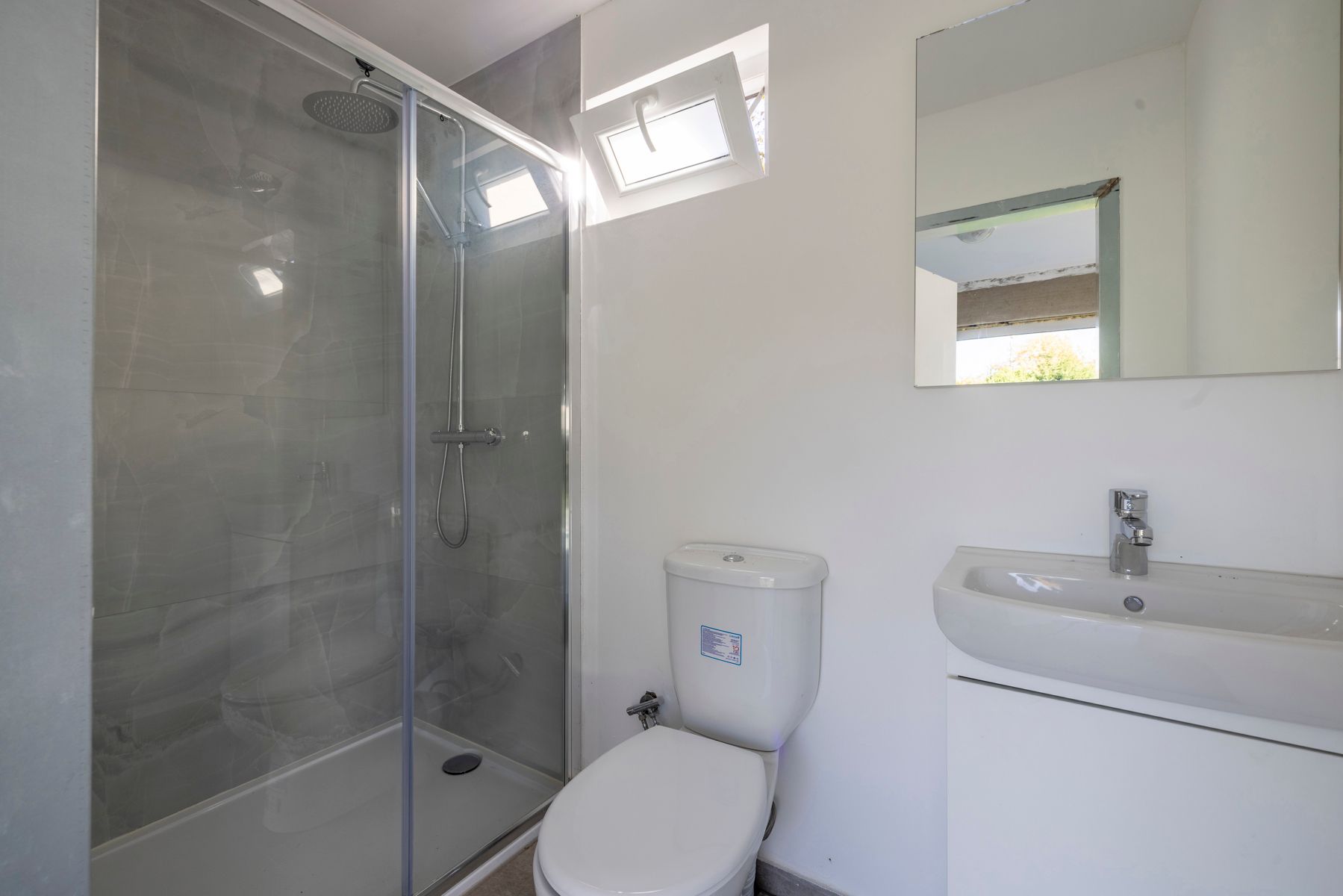 Prachtig vernieuwde woning met bijgebouw en tuin in Heusden foto 17