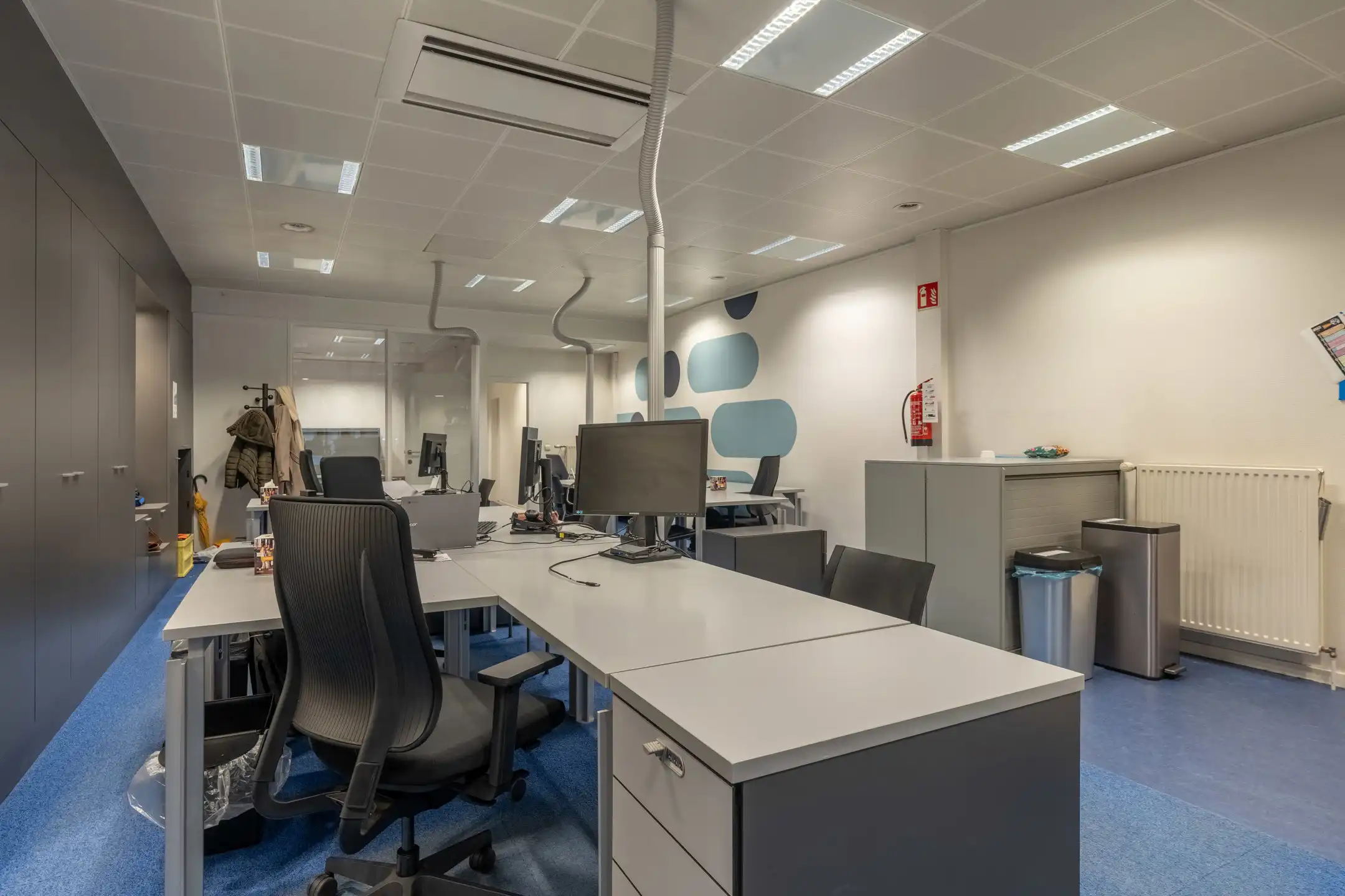 Centraal gelegen kantoorruimte op ideale locatie te Mol. foto 8