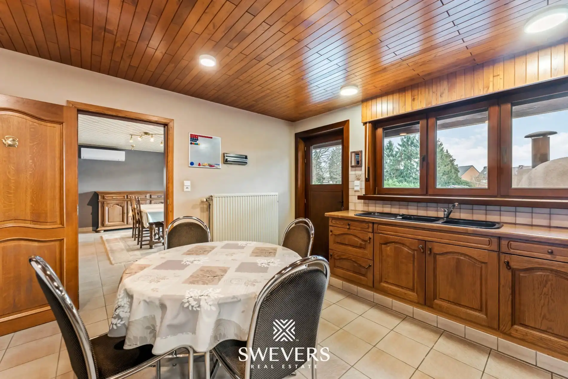 Open bebouwing met 4 slaapkamers en inpandige garages te Beverlo foto 11