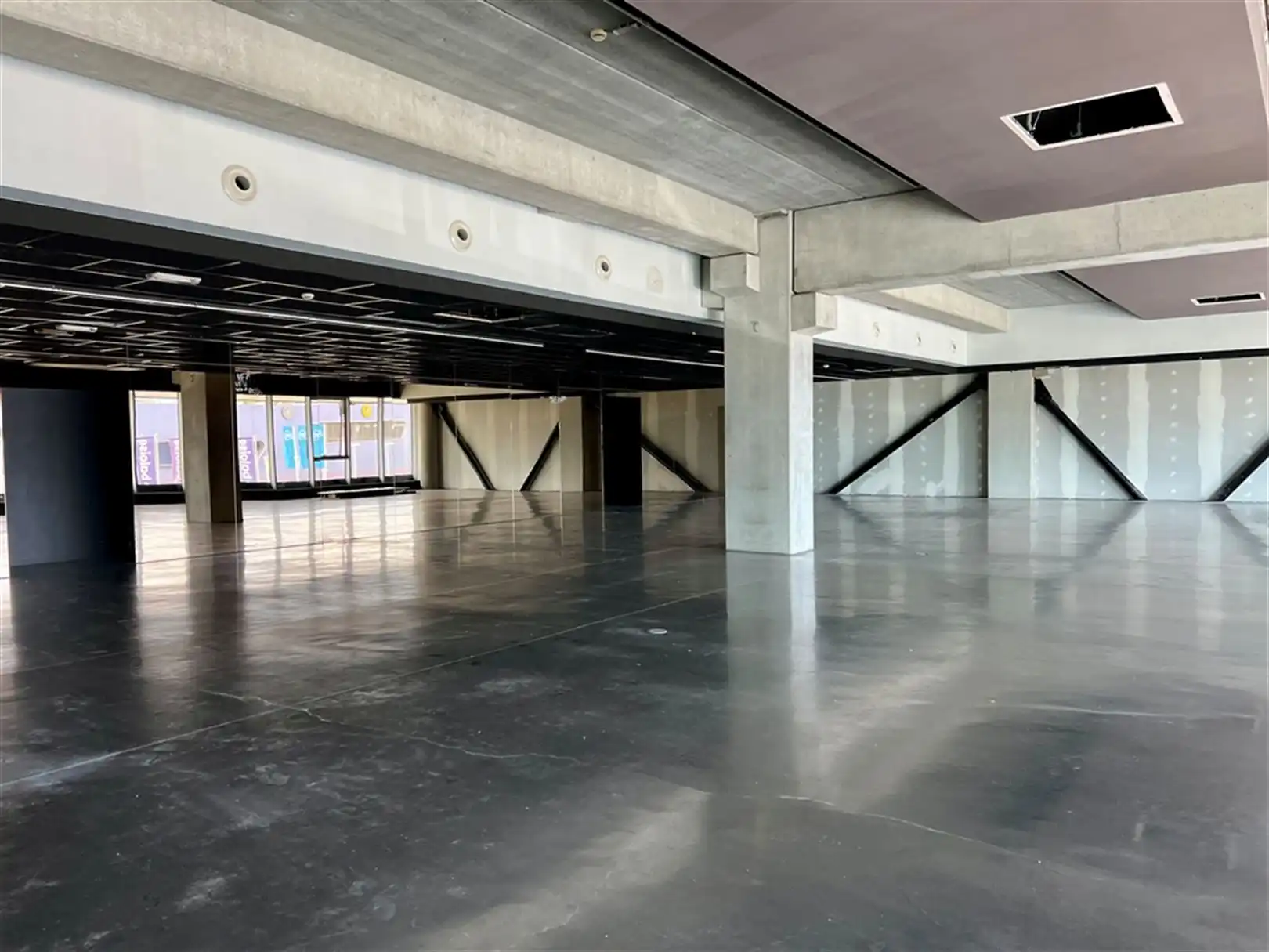 Ruim kantoor te huur in de Planet Group Arena foto 7