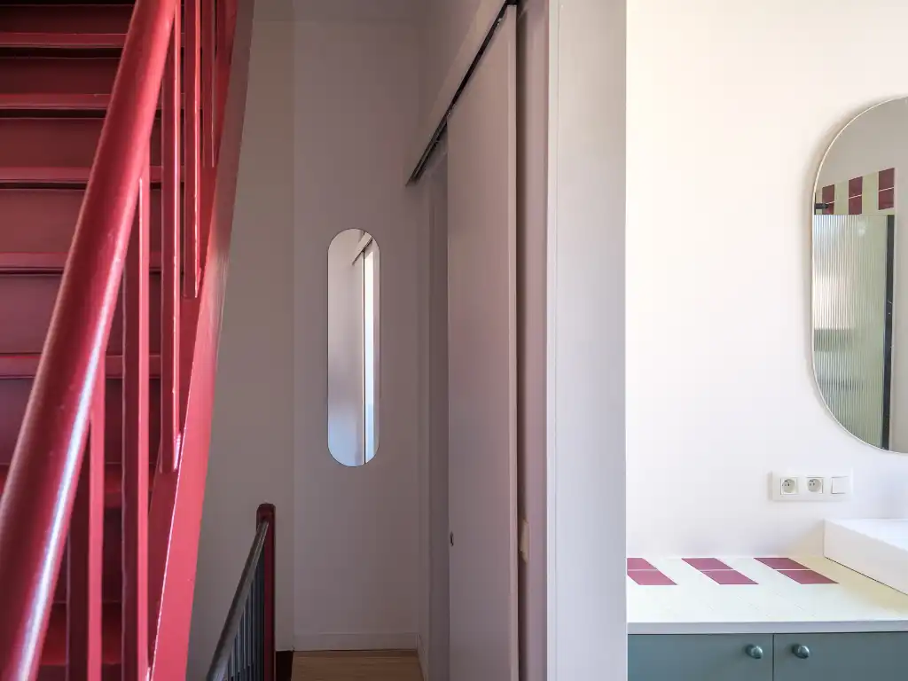 Architecturaal gerenoveerde, compacte woning met stadskoer naar de hand van ‘Hanne & Sam Architecten’ met 2 volwaardige slaapkamers op een boogscheut van Gent. foto 10