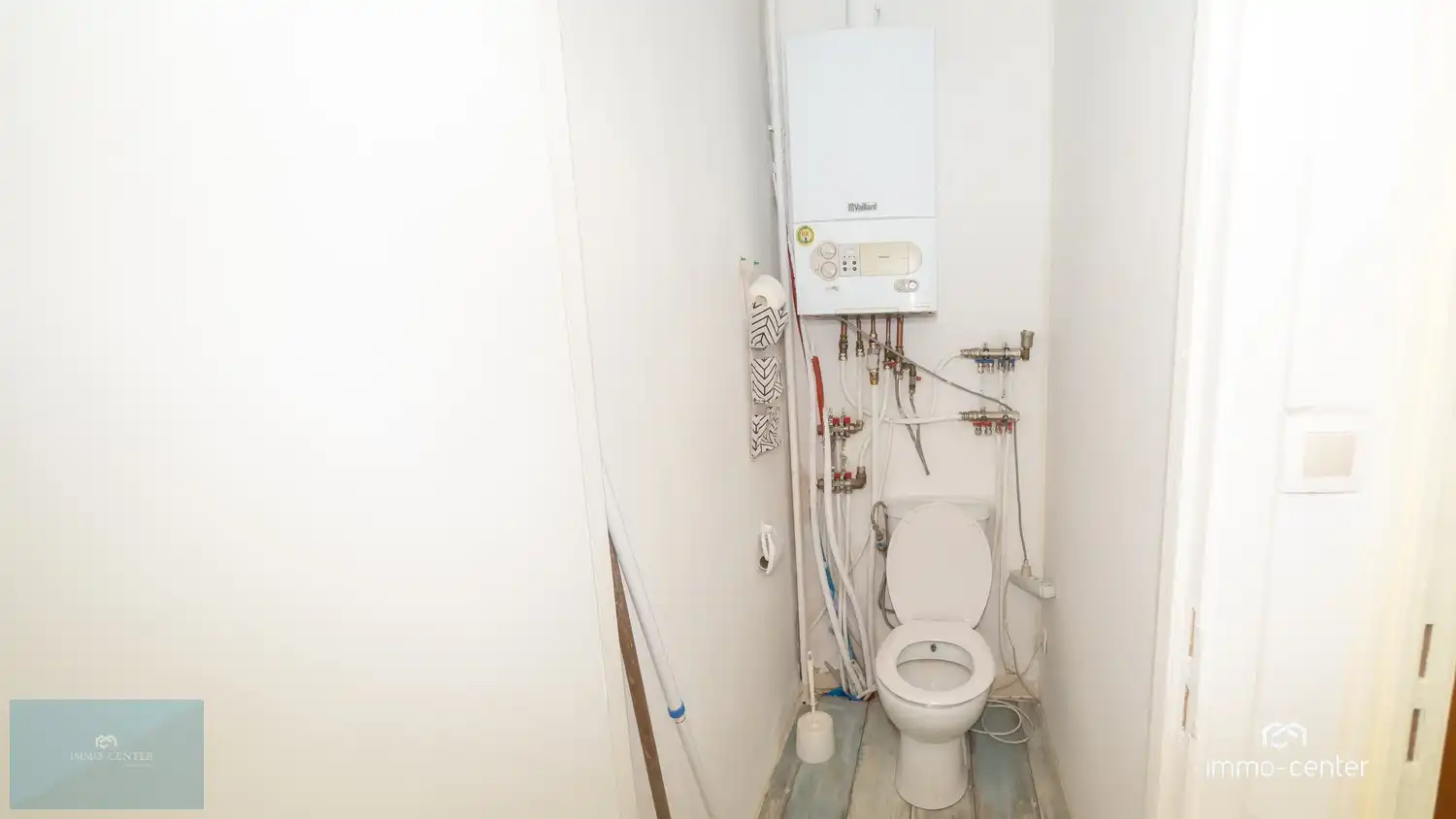 COMMERCIEEL HANDELSPAND (60m²) MET VERNIEUWDE WOONST (2 SLPK) EN GARAGE IN DE BRUISENDE STALENSTRAAT foto 8