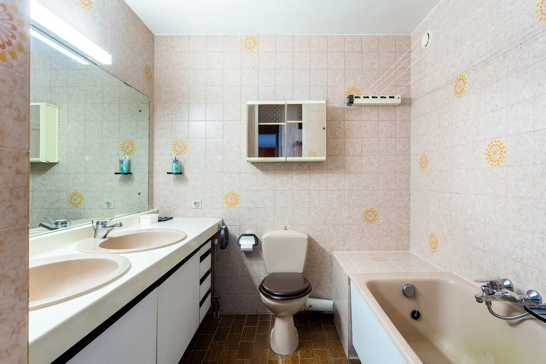 SALES & RENT back. Ruim 3 slpk appartement met terras en P foto 9