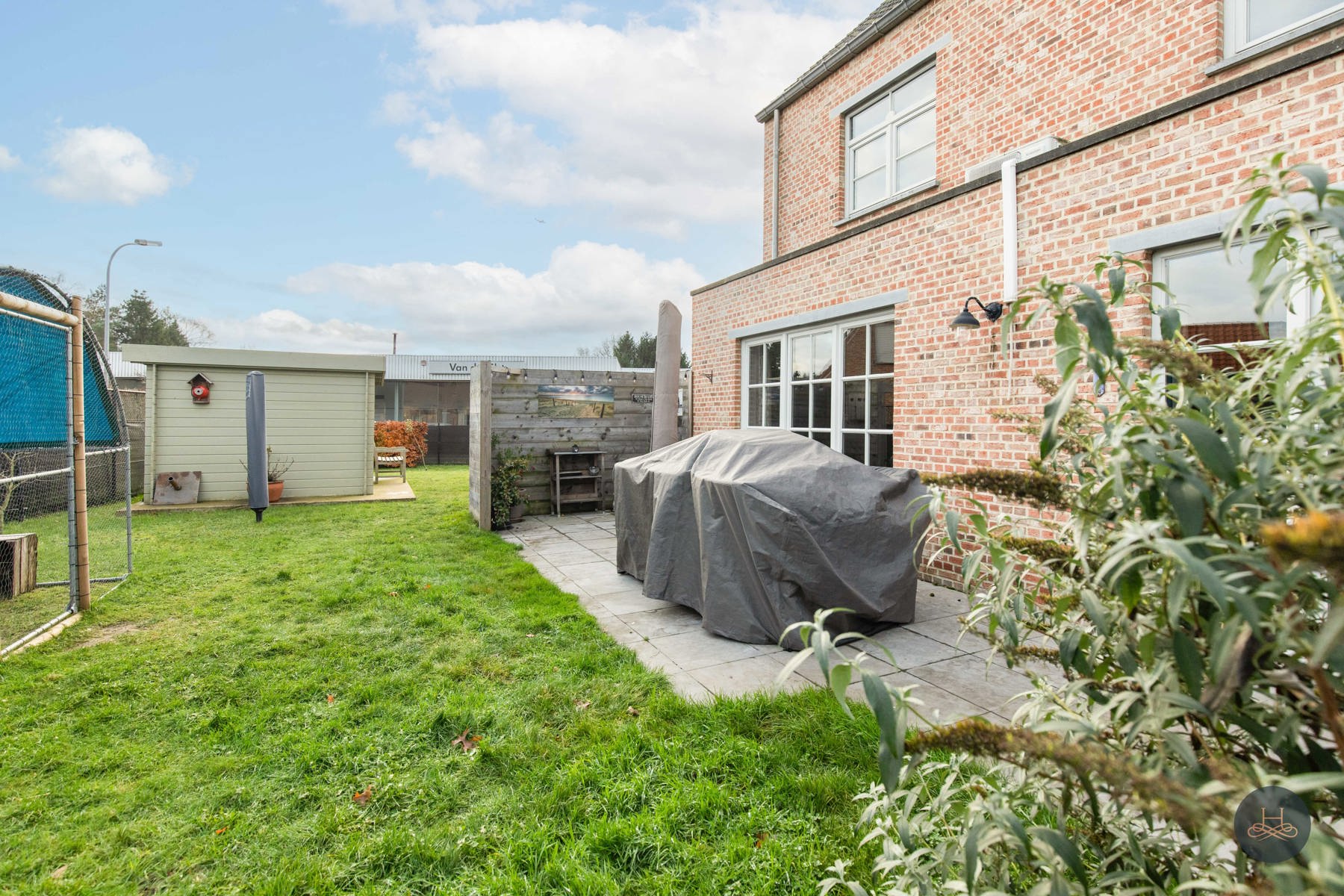 Instapklare gezinswoning met leuke tuin foto 3