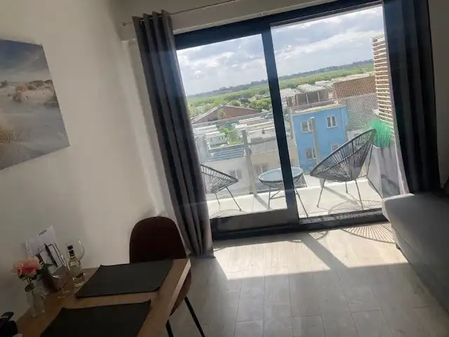 Stijlvolle Studio Te Huur op 3e Verdieping aan de Henri-Jaspaarlaan in Westende foto 3
