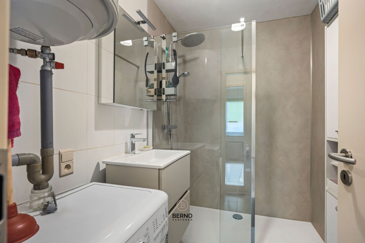 Instapklaar appartement met 2 terrassen foto 9