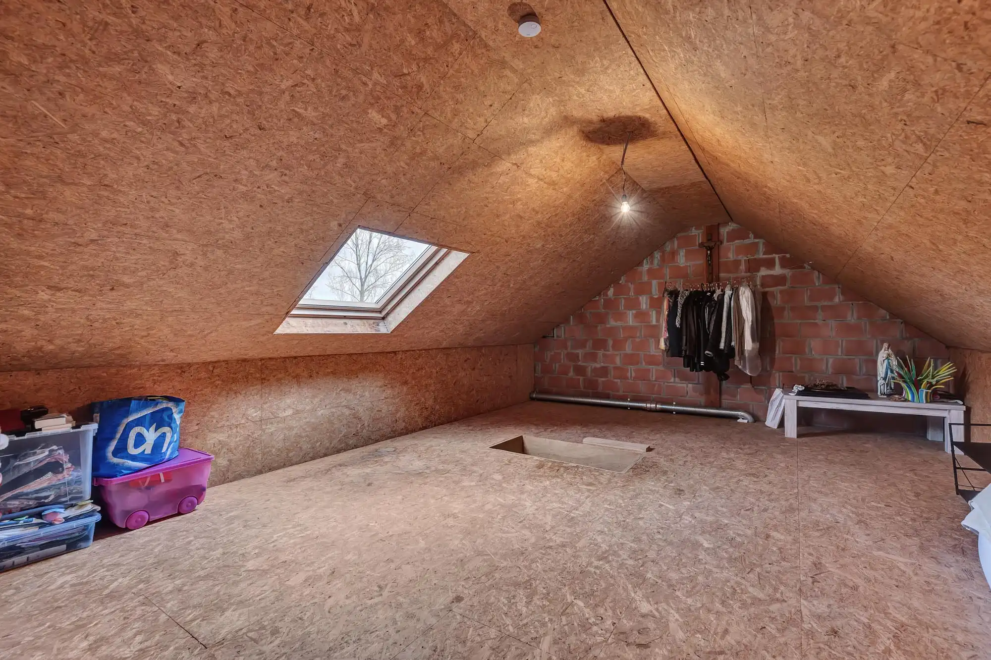 Instapklare woning met garage en tuin foto 19