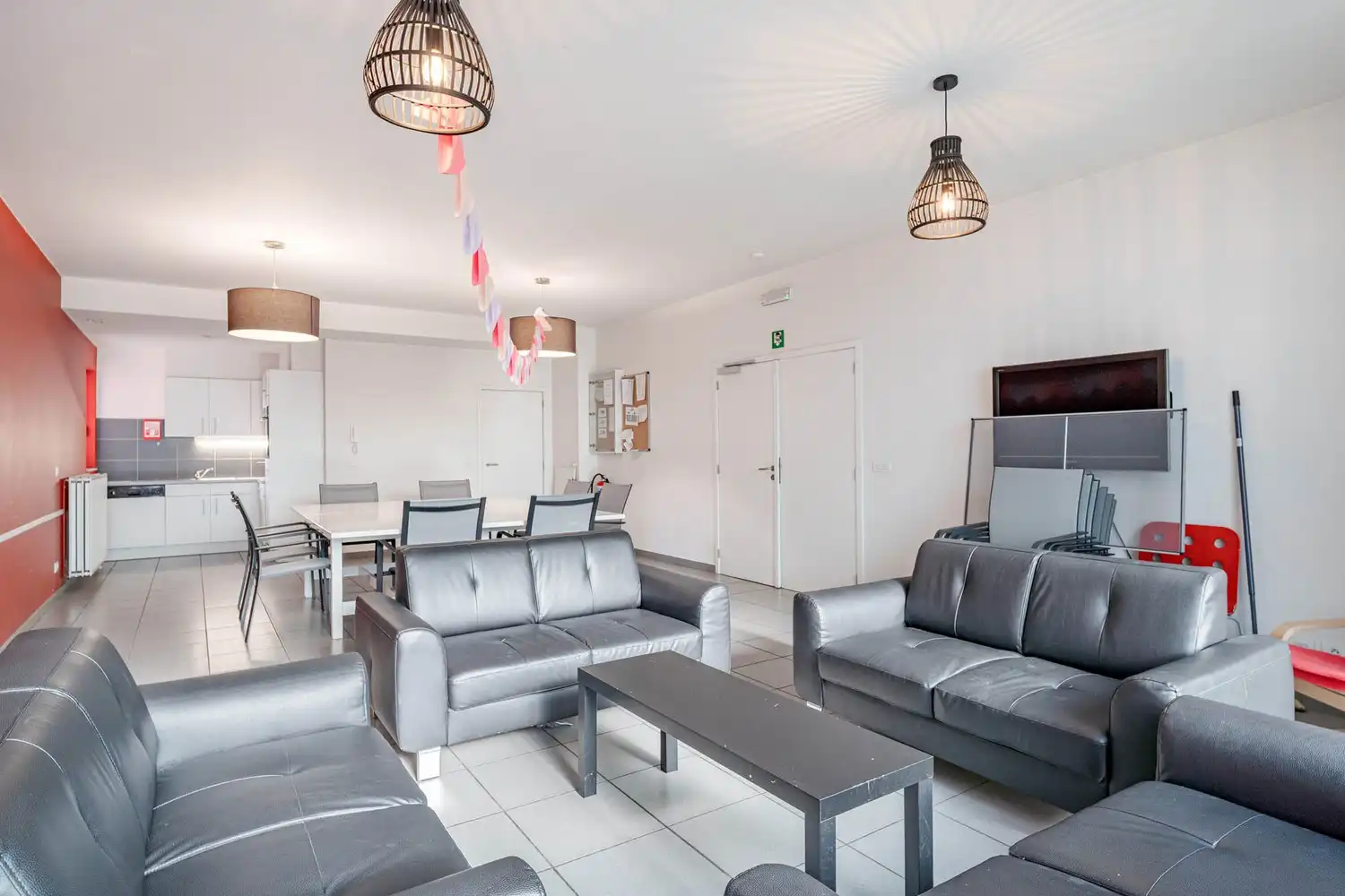 Centraal gelegen en gemeubelde studio met een gedeeld terras nabij het station van Leuven! foto 12