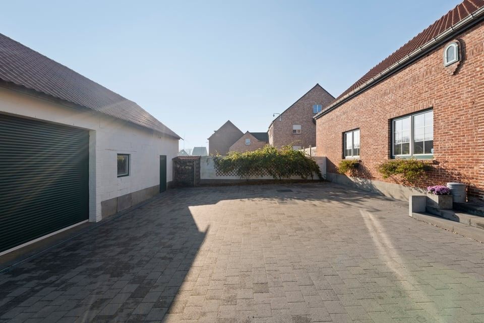 KARAKTERVOLLE WONING MET GROTE GARAGE OP EEN PRACHTIG PERCEEL VAN 13A50CA IN ALKEN foto 32