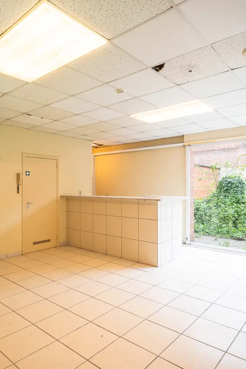 Polyvalente ruimte met centrale ligging vol potentieel foto 5