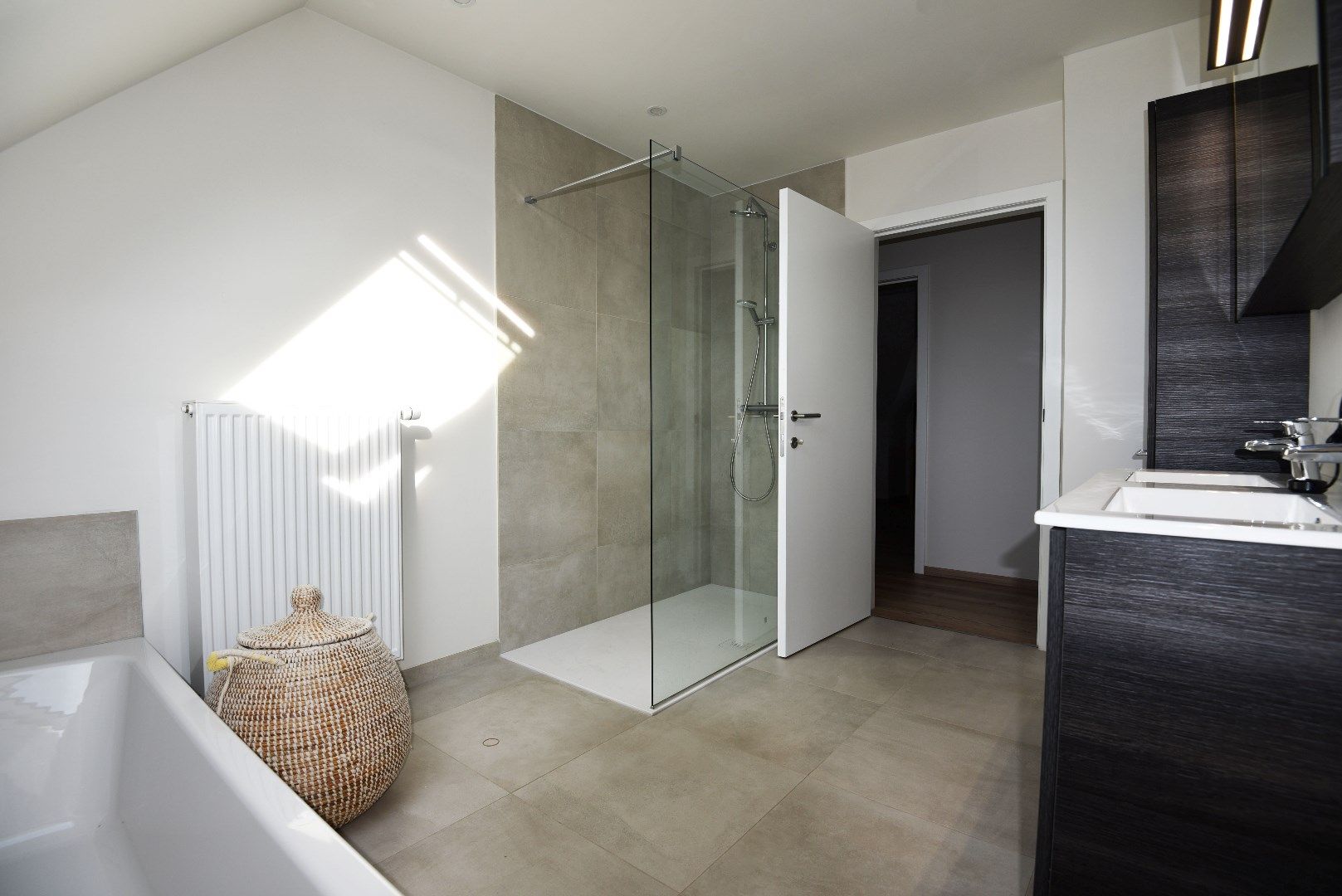 Recente woning met 3 slpks en tuin te Adegem foto 9