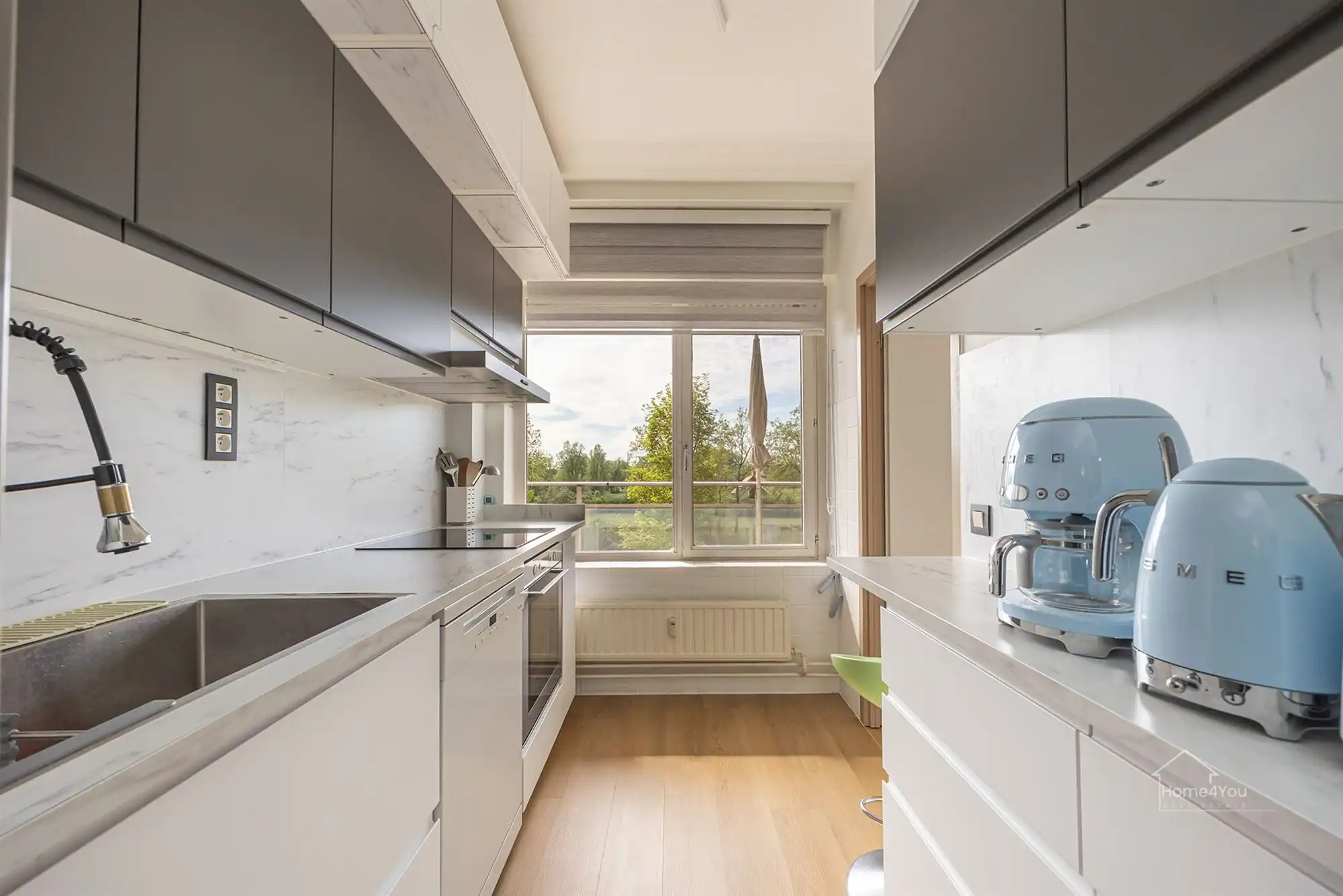Instapklaar en lichtrijk appartement met 3 slaapkamers foto 10