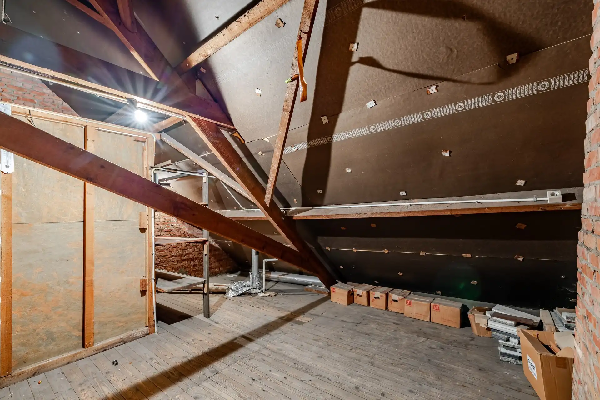 Te renoveren woning met 3 slks en zuidgerichte tuin foto 24
