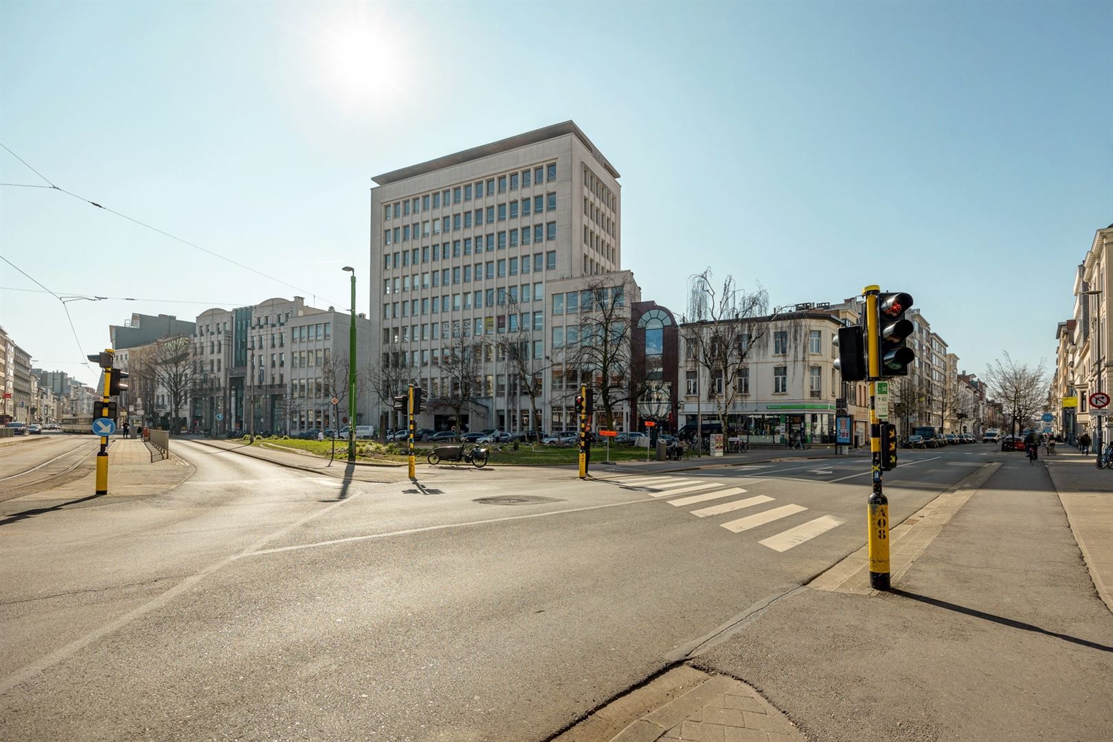 Modern appartement met terras in authentiek gebouw foto 20