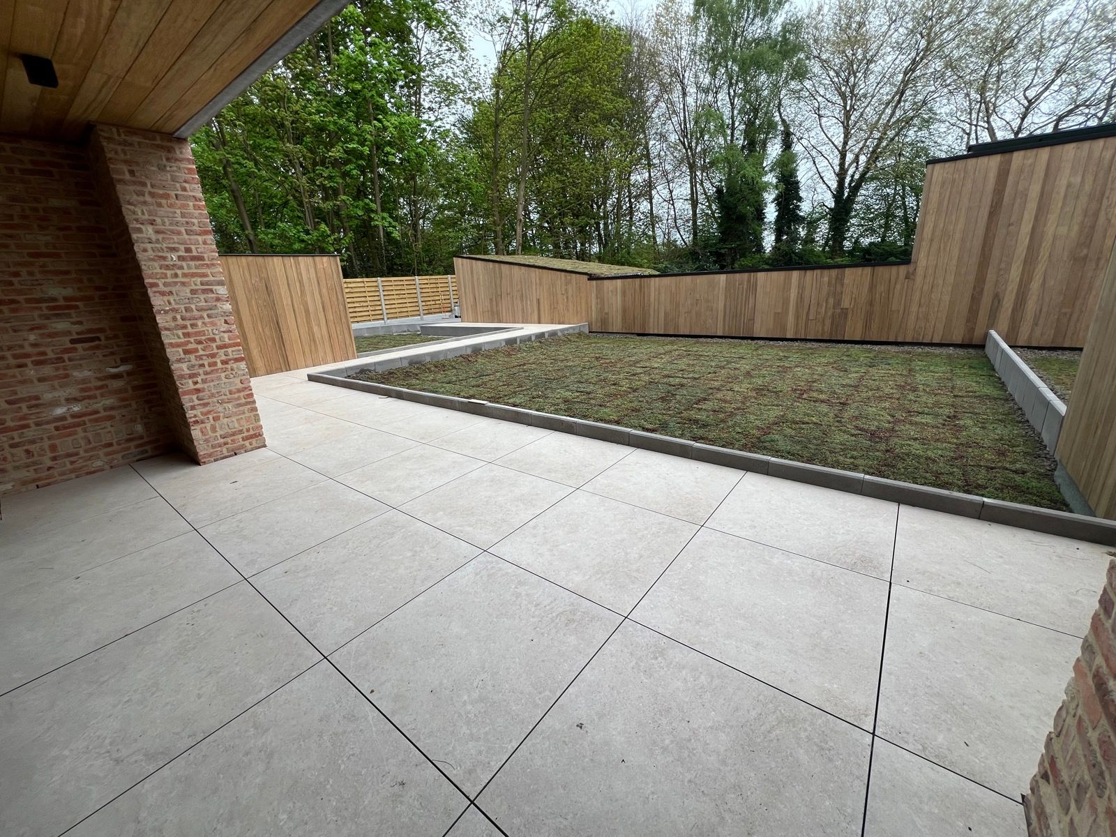 Luxueus nieuwbouw GLV met 1 slpk, terras, berging en parking foto 9