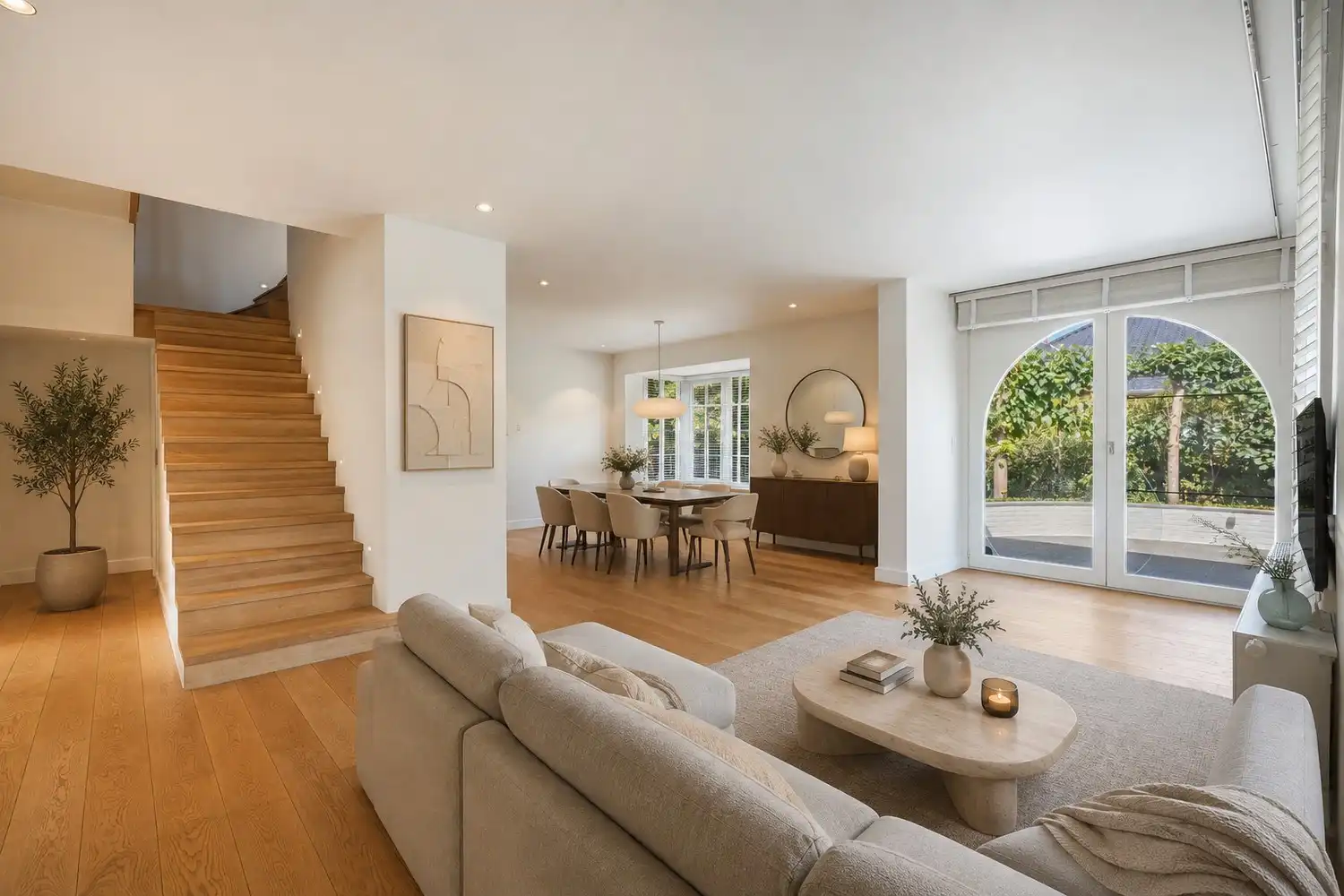 Exclusief wonen met zwembad, bijgebouw en uitzonderlijk veel ruimte foto 7