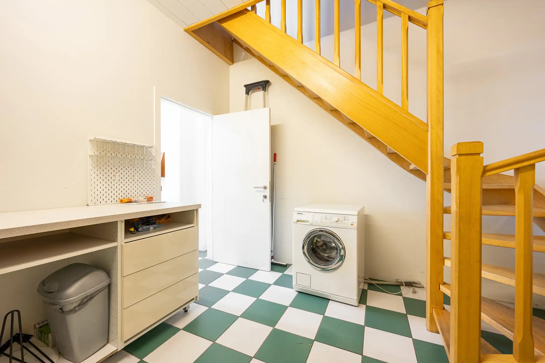 Handelsruimte met instapklaar duplex app nabij Grote Markt. foto 10