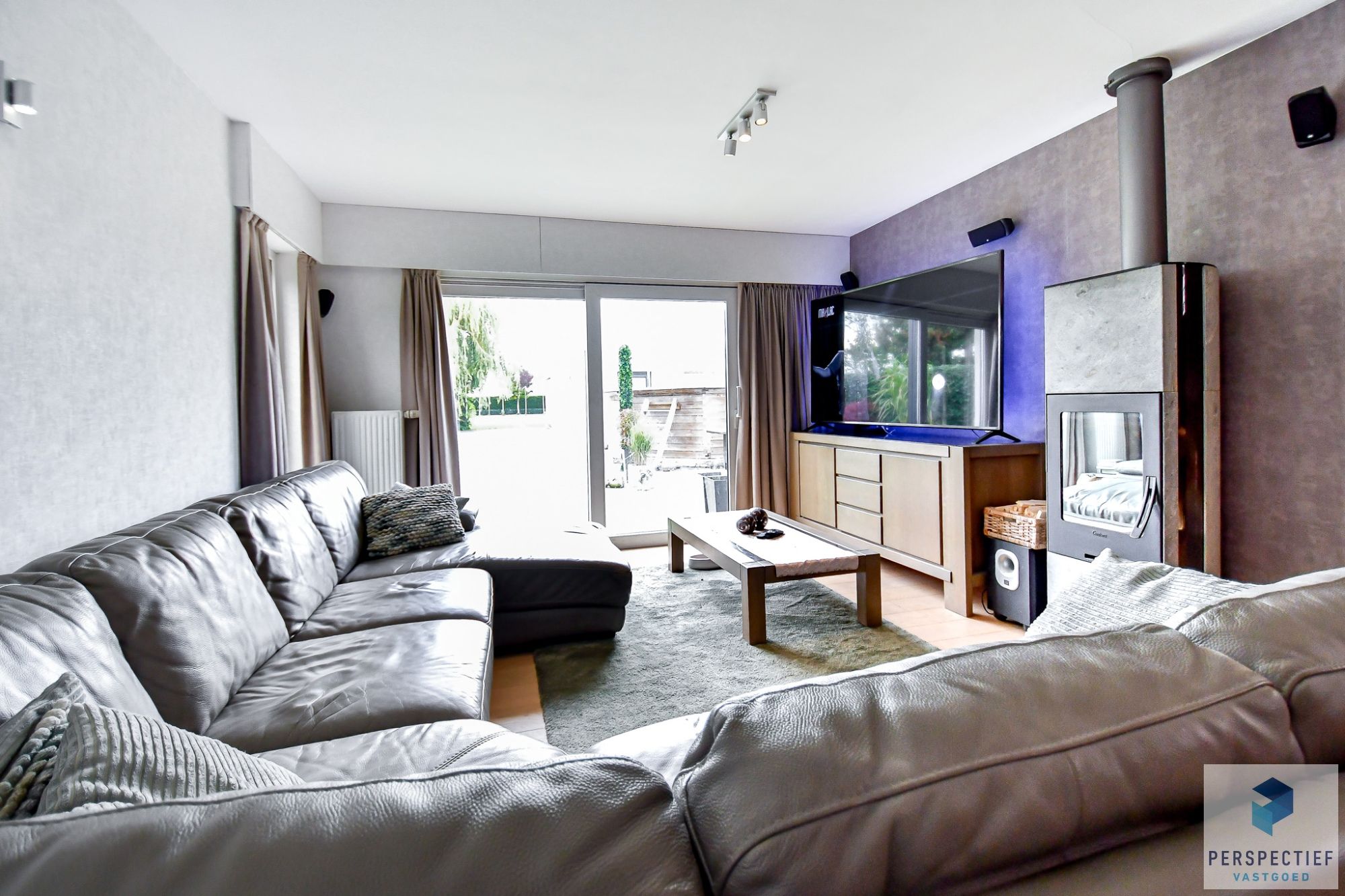 STATIGE GROTE WONING met 4 slaapkamers, garage & GROTE TUIN foto 10