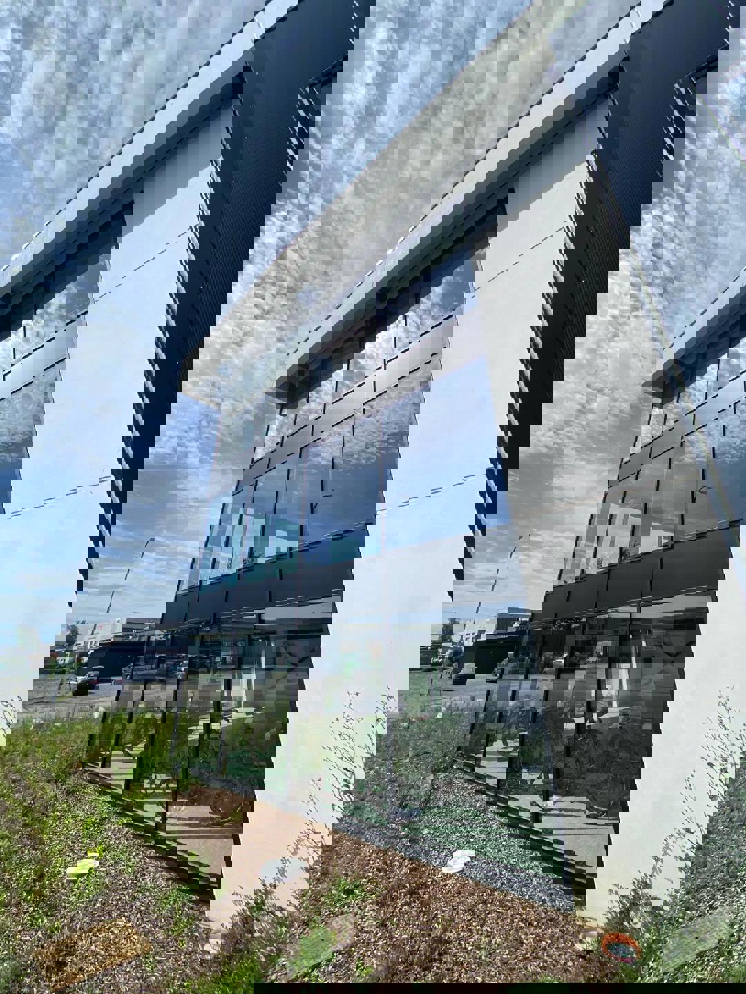 ()=>{if(producerUpdateValueVersion(node),producerAccessed(node),node.value===ERRORED)throw node.error;return node.value} Europark-Noord 42 - 9100 Sint-Niklaas