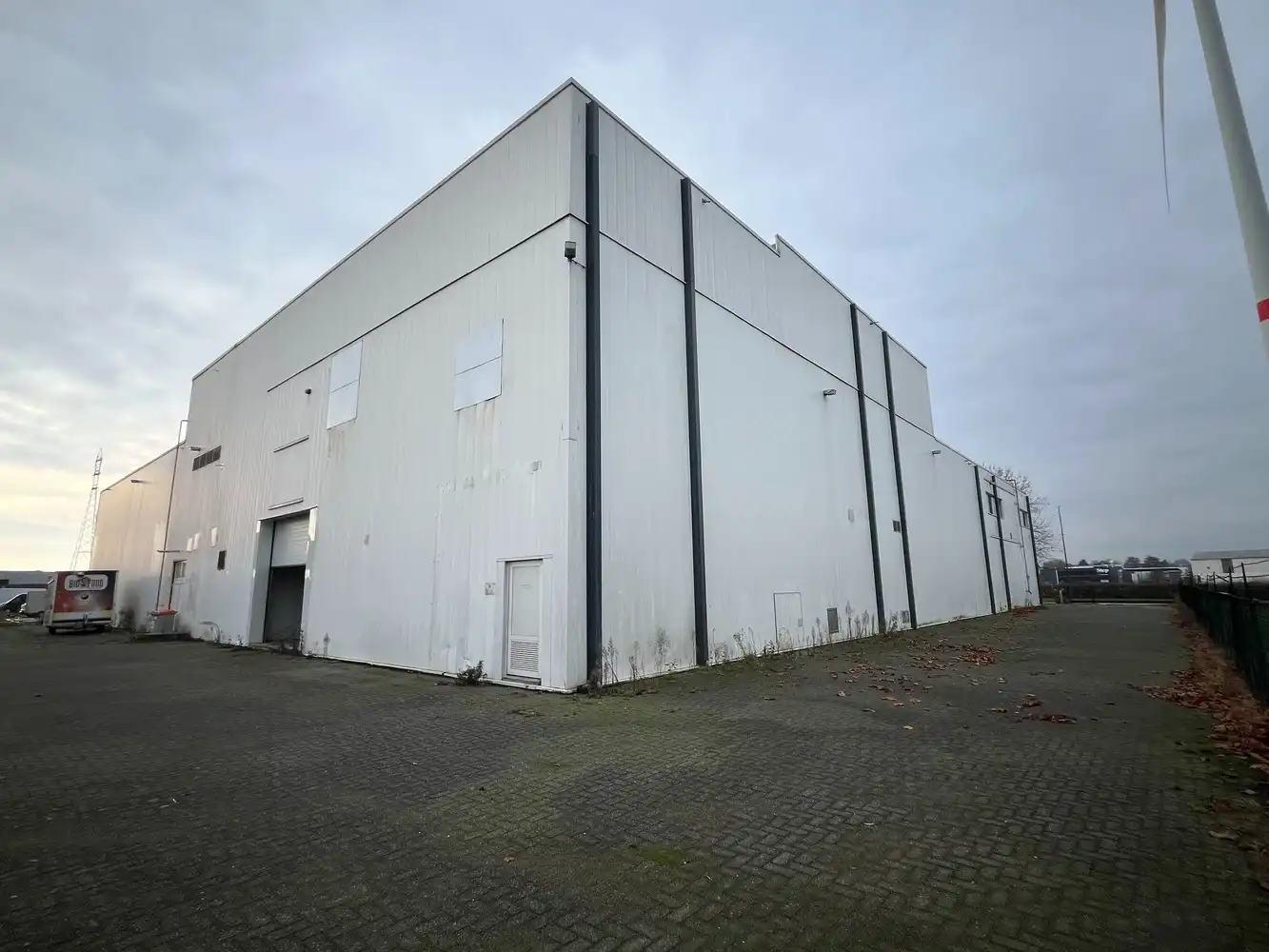 +/- 1790m² bedrijfsgebouw foto 11