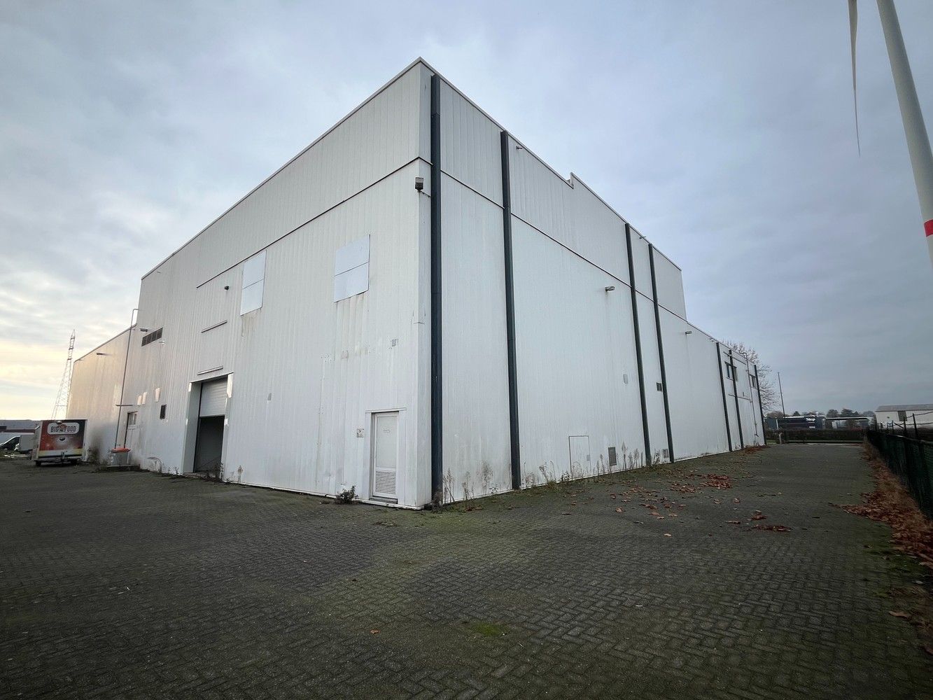 +/- 1790m² bedrijfsgebouw foto 11