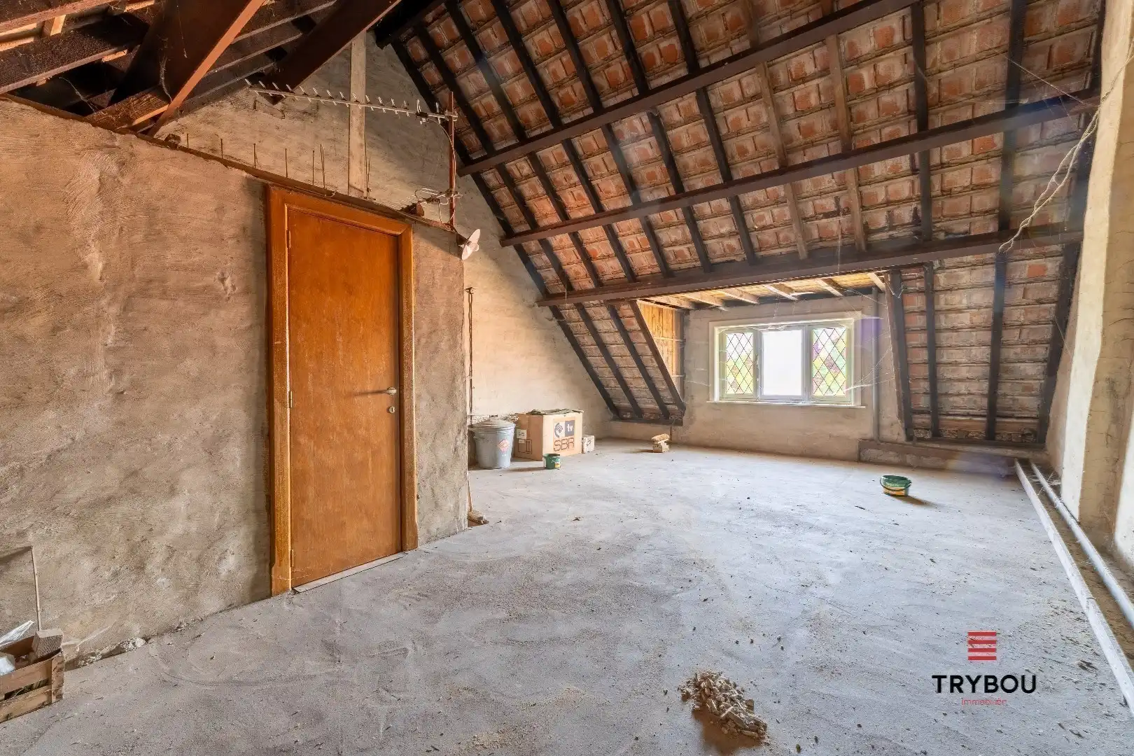 Centraal gelegen, degelijke woning met drie ruime slaapkamers foto 12