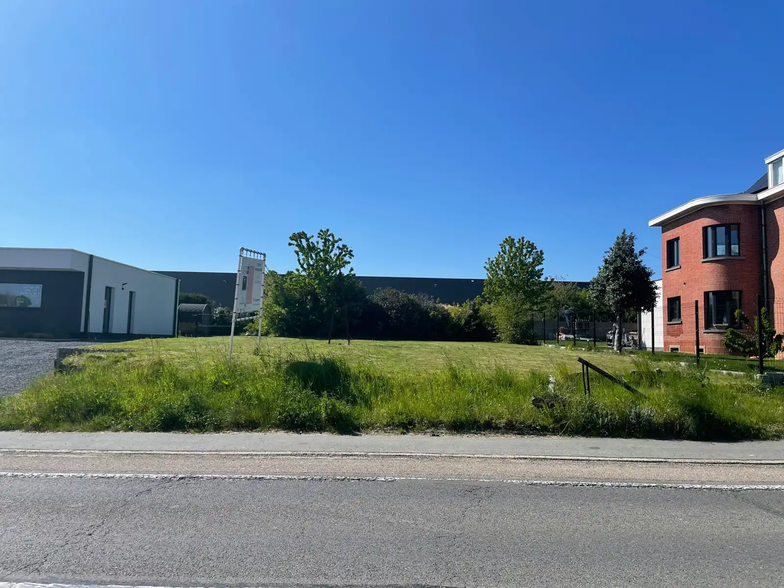 Bouwgrond voor open bebouwing met west oriëntatie foto {{pictureIndex}}