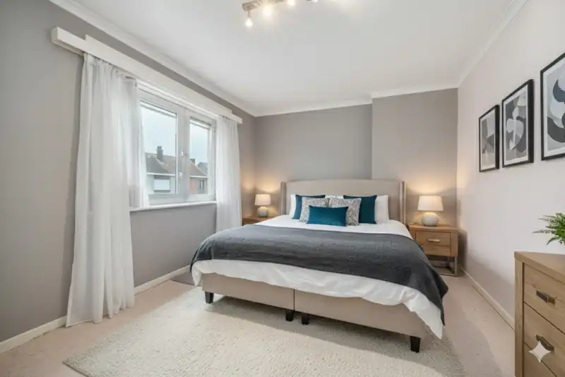 Roeselare : Op te frissen hoekwoning met gezellige tuin  voorzien van 3 slaapkamers&nbsp;en veel potentieel. foto 9