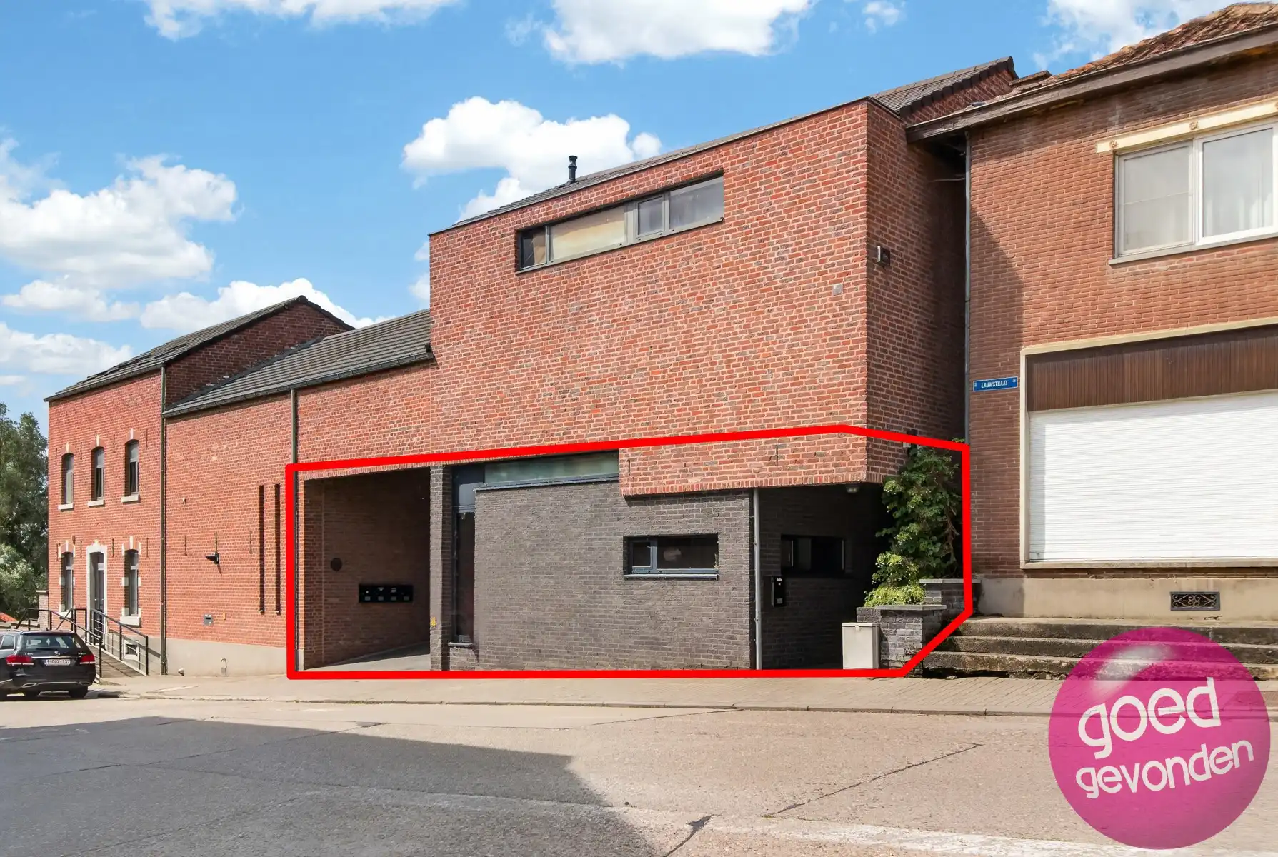 HANDEL-KANTOOR 140 M² - INSTAPKLAAR - PARKING  foto {{pictureIndex}}