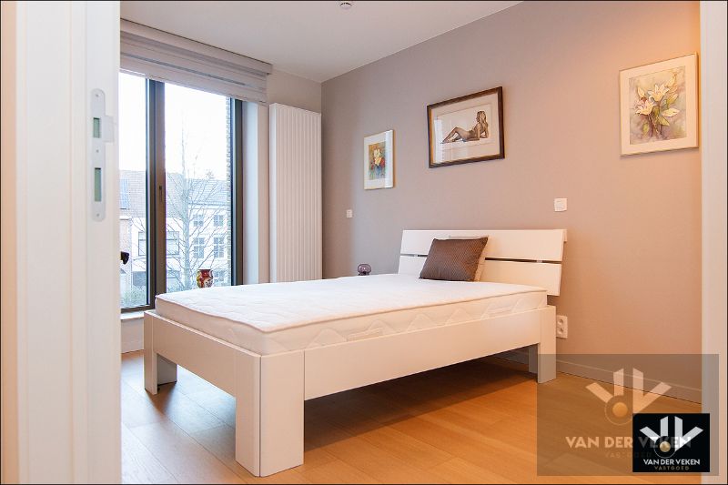 Zeer recent en bijzonder goed afgewerkt assistentie-appartement met 2 slaapkamers en een riant terras van 23m² met het beste zicht op de binnentuin in het hartje van Hasselt-centrum foto 9