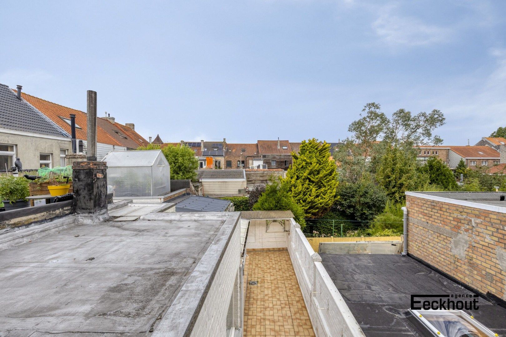 Ruime, verzorgde woning met 3 slaapkamers en zonnige koer. foto 24
