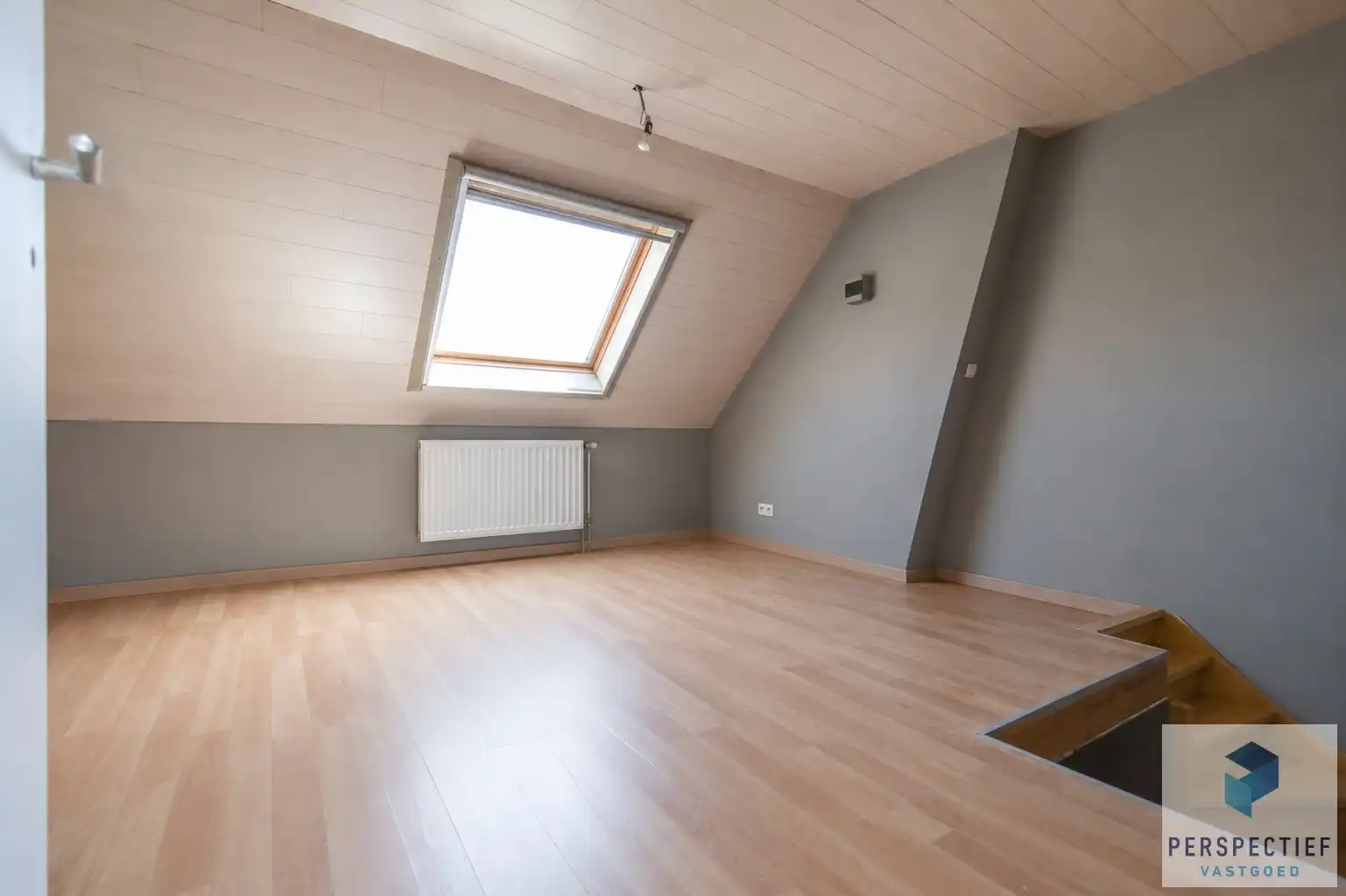 Mooie ruime instapklare woning met grote stadskoer foto 12