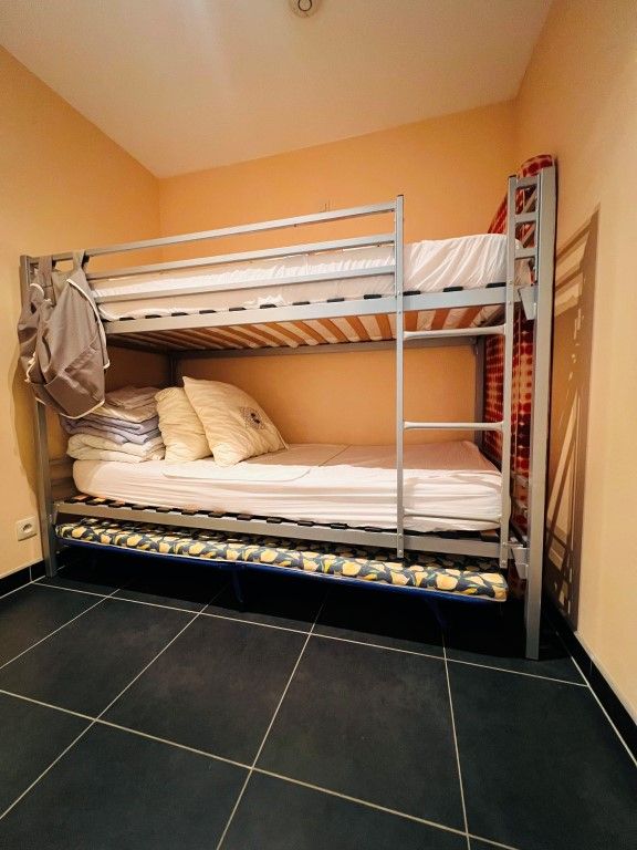 Luxueus appartement met 3 kamers en frontaal zeezicht foto 16