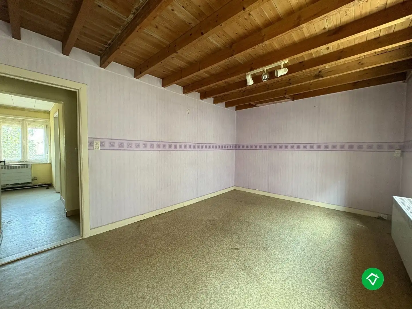 Projectgrond in centrum Koekelare – voormalig handelspand foto 5