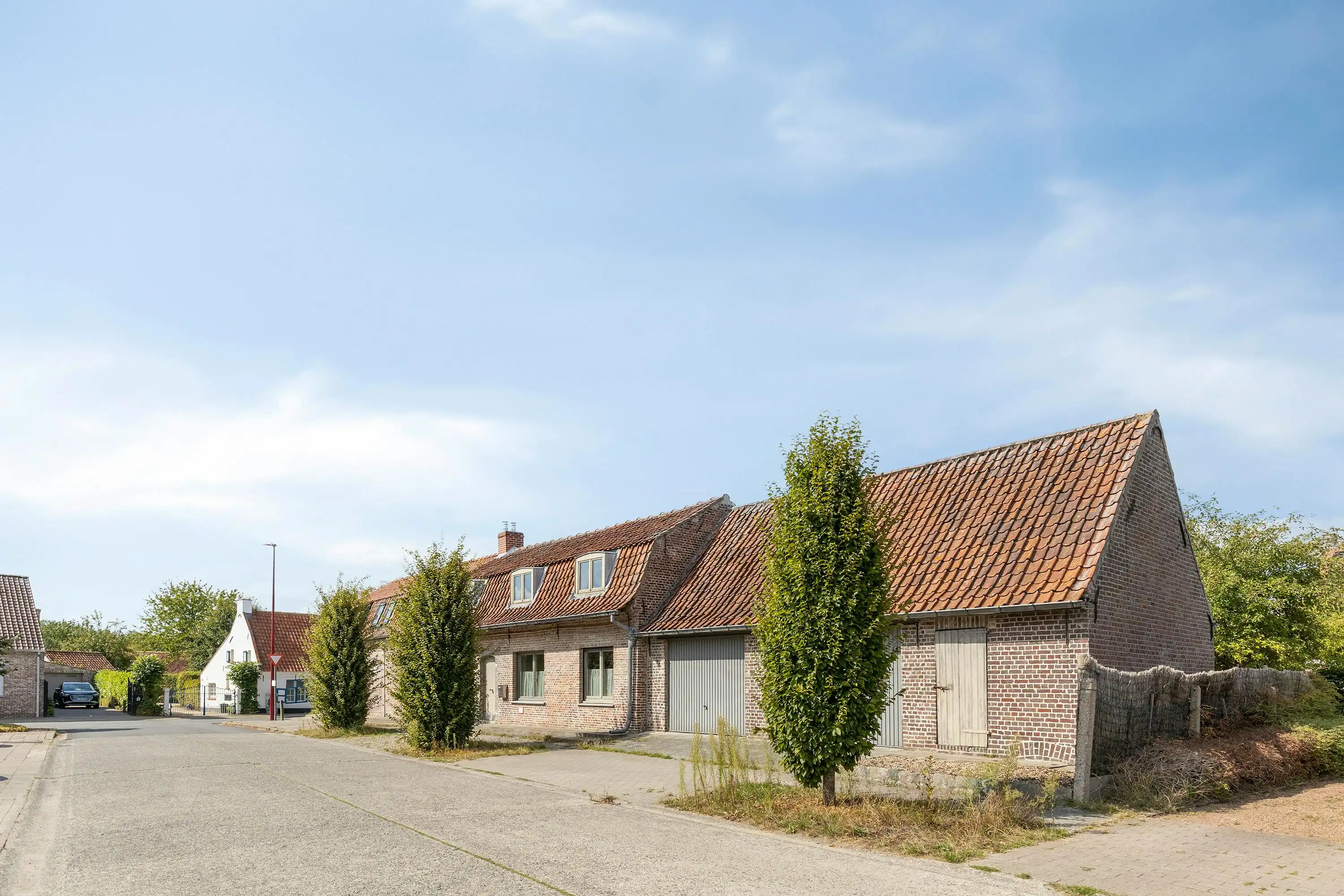 Parel vol authenticiteit in centrum Hansbeke foto 2