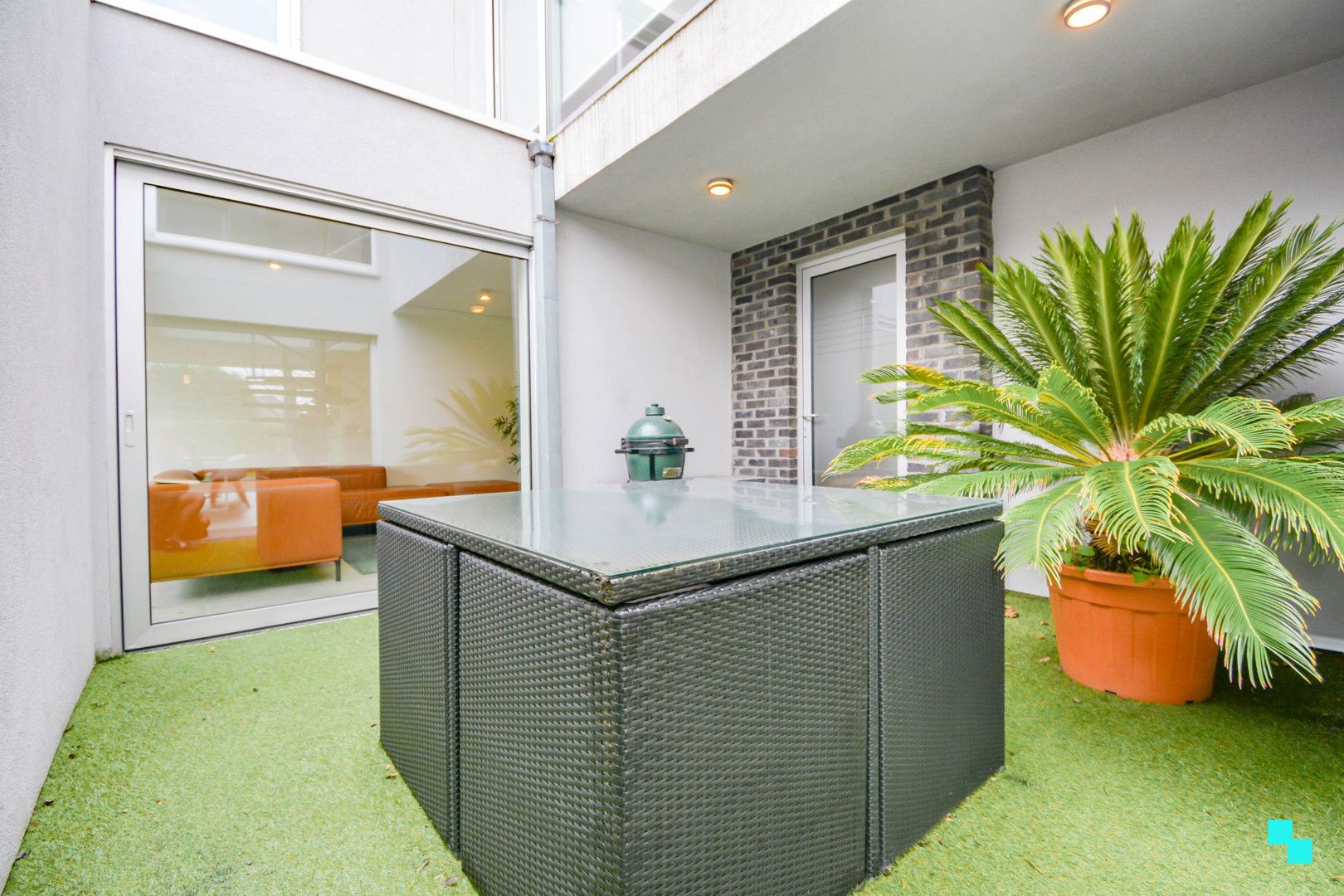 Bijzonder lichtrijke, moderne woning met zwembad te Izegem foto 12