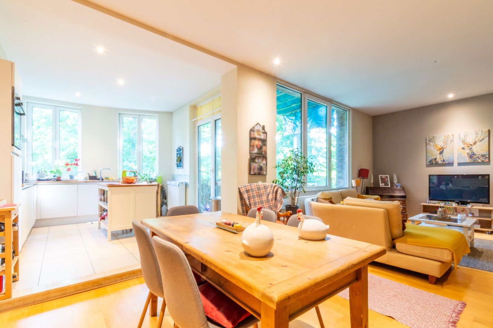 INSTAPKLAAR APP MET 1 SLAAPKAMER + BUREAU ! foto {{pictureIndex}}