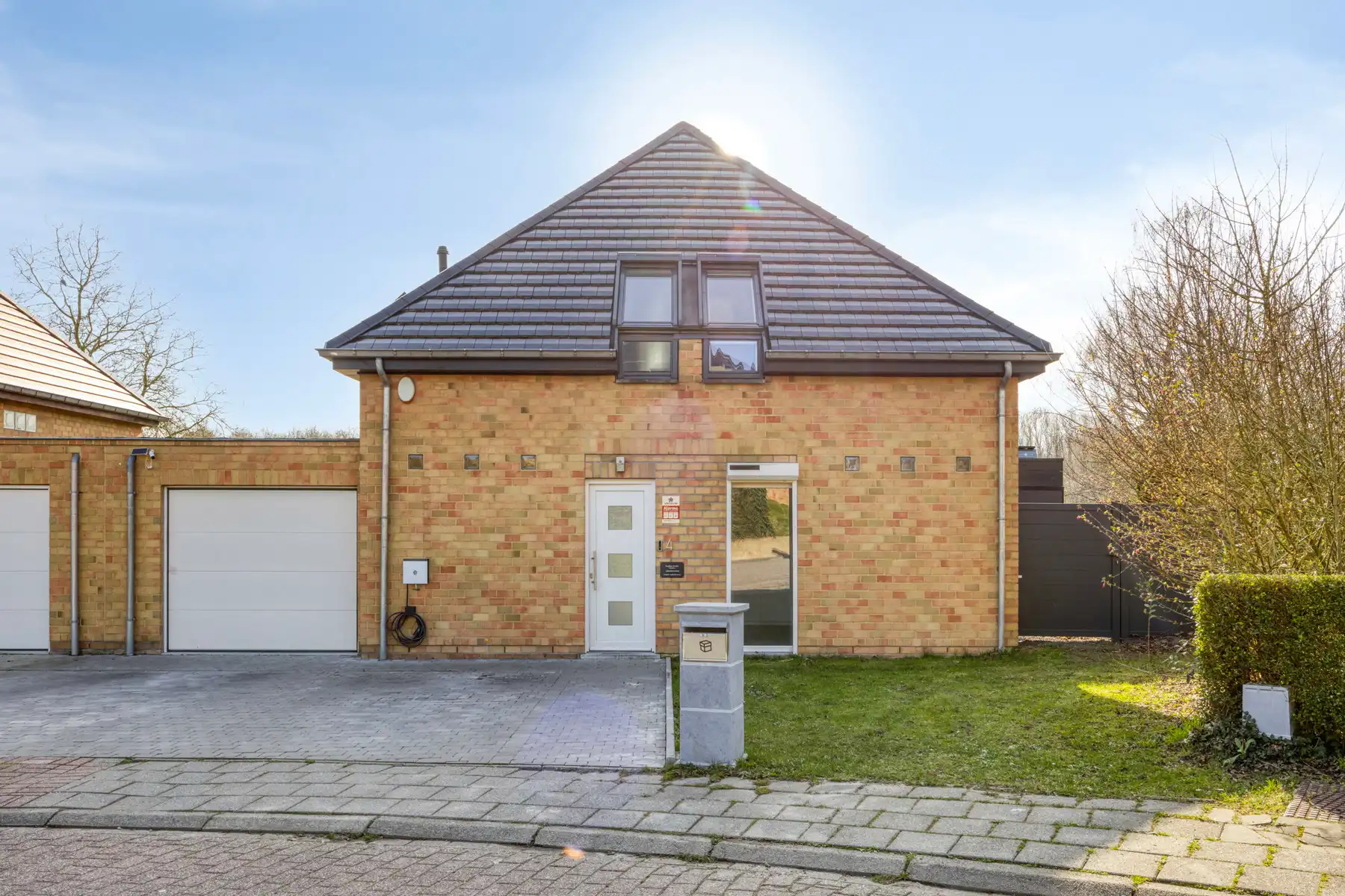 Rustig gelegen instapklare woning met 4 slkmrs foto 3