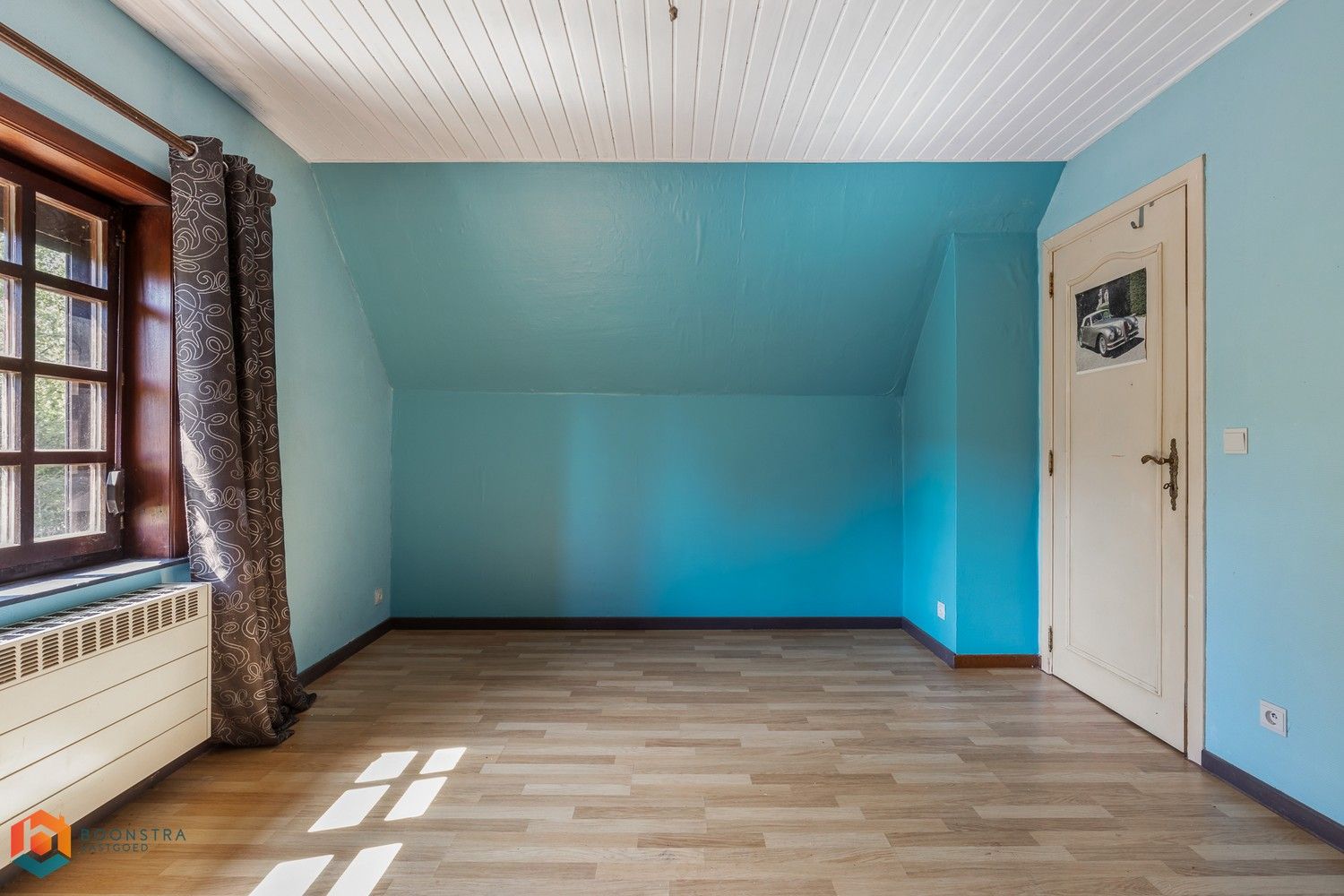 Landelijke Villa gelegen in groene omgeving met veel potentieel foto 17