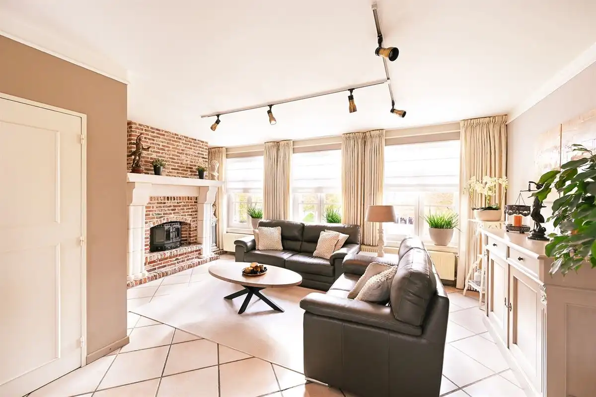 Bel-etage in zeer fijne woonwijk foto 7