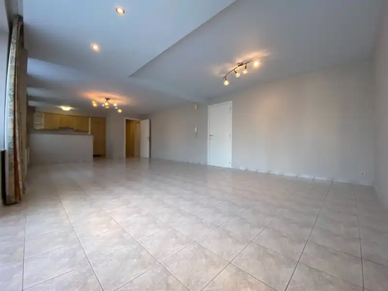 Gelijkvloers appartement met inpandige garage nabij centrum Houthalen foto 2