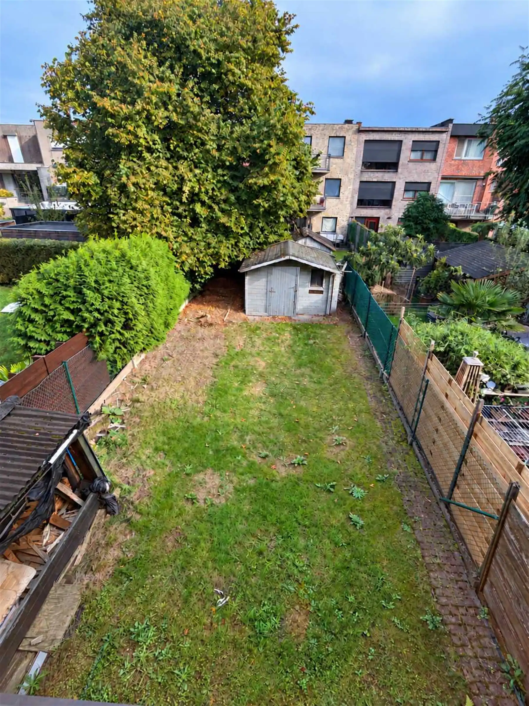 Ruime bel-etagewoning met 3 slk's, grote garage en tuin.  foto 10