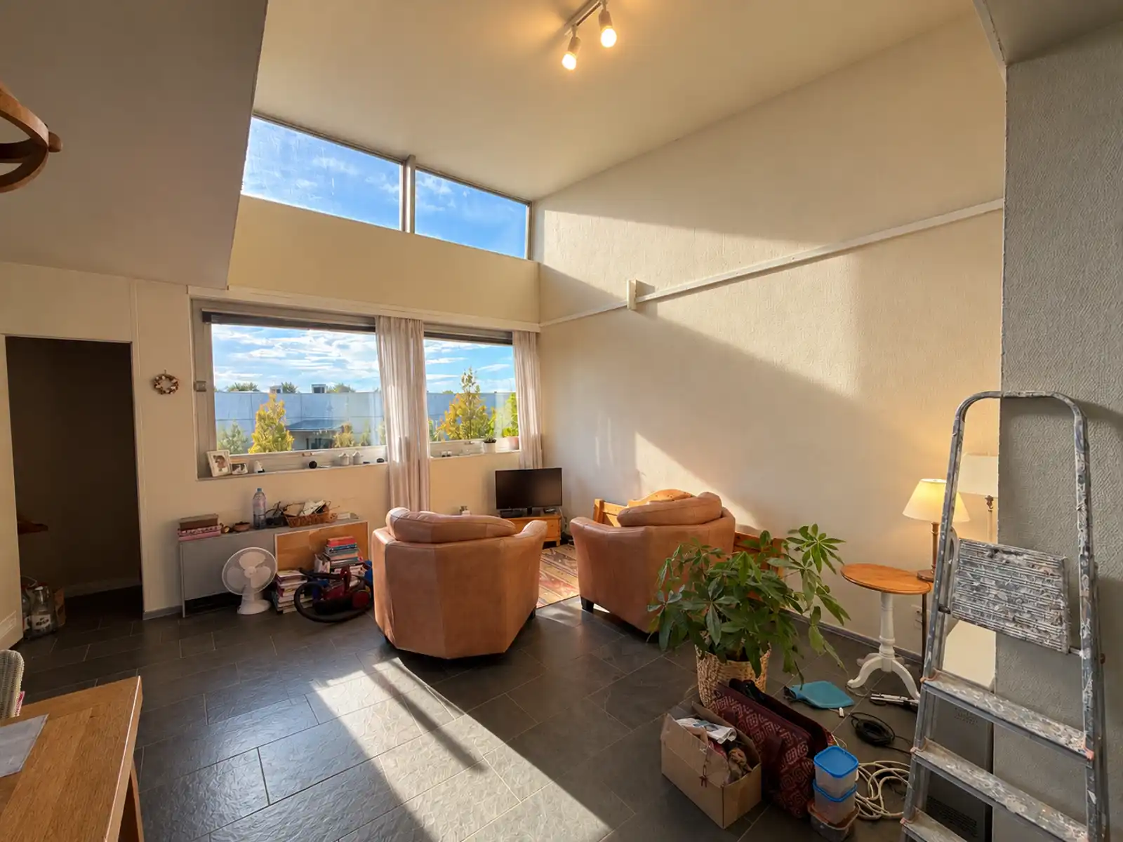 Lichtrijk dakappartement met ruim zonneterras en 1 slpk foto 3