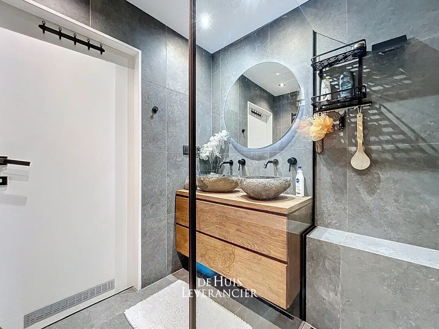 Trendy hi-tech appartement in hartje Edegem te koop foto 15